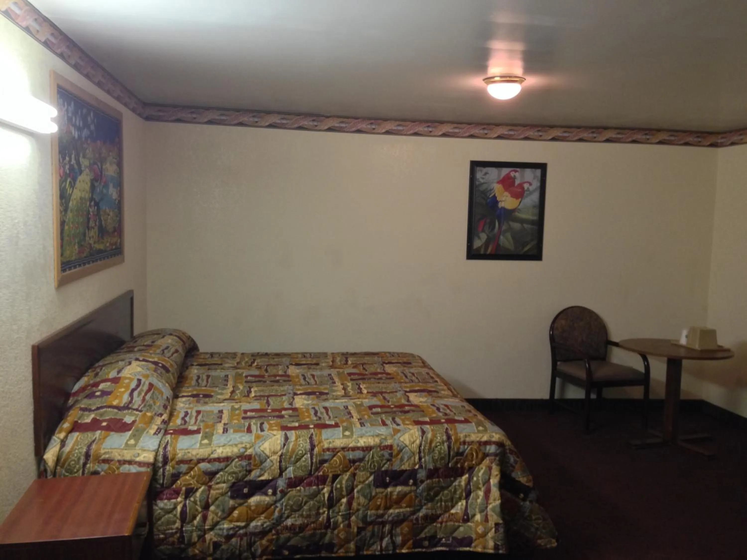 Photo of the whole room, Bed in Choice Inn San Antonio