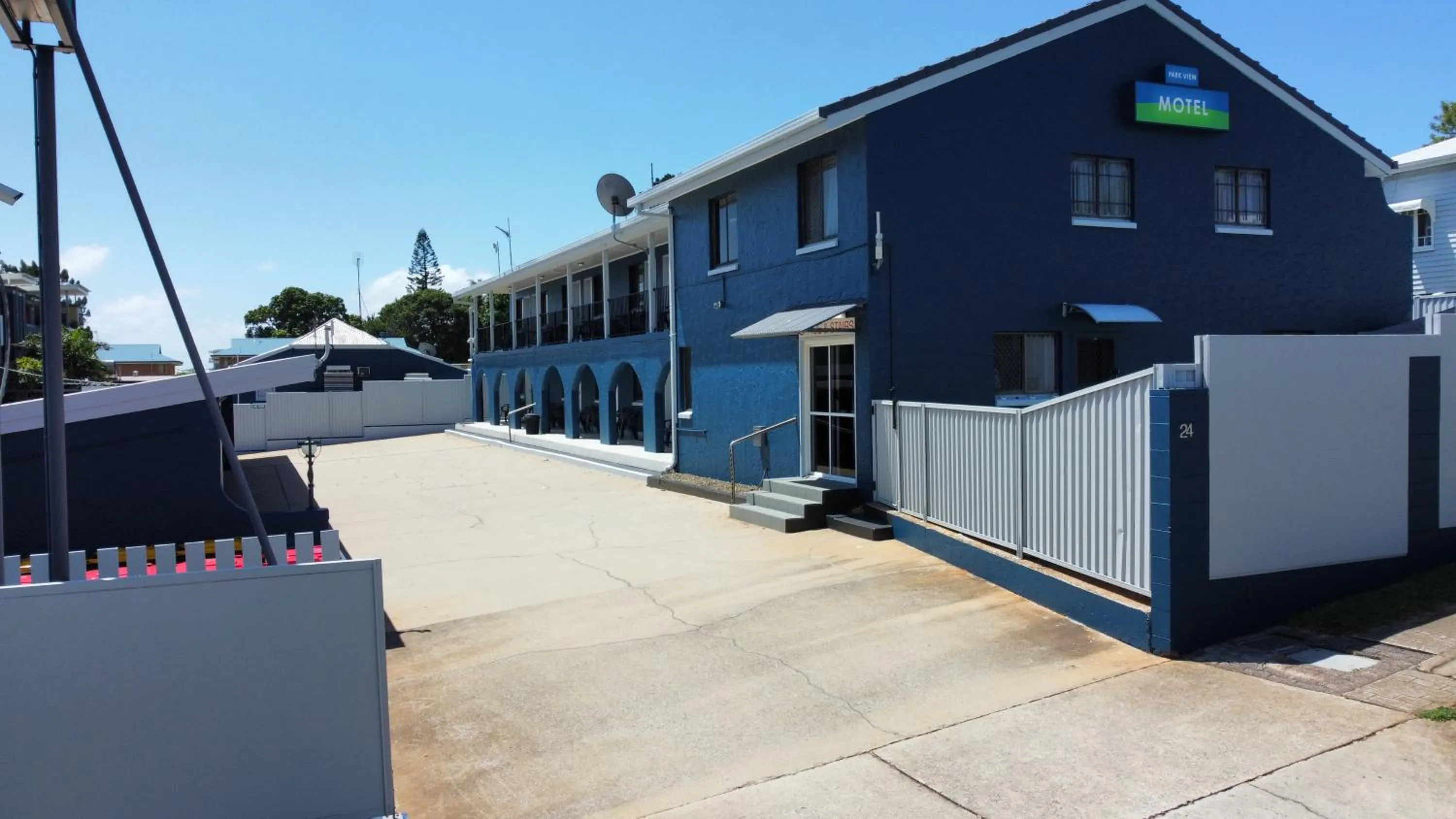 Property building in Park View Motel