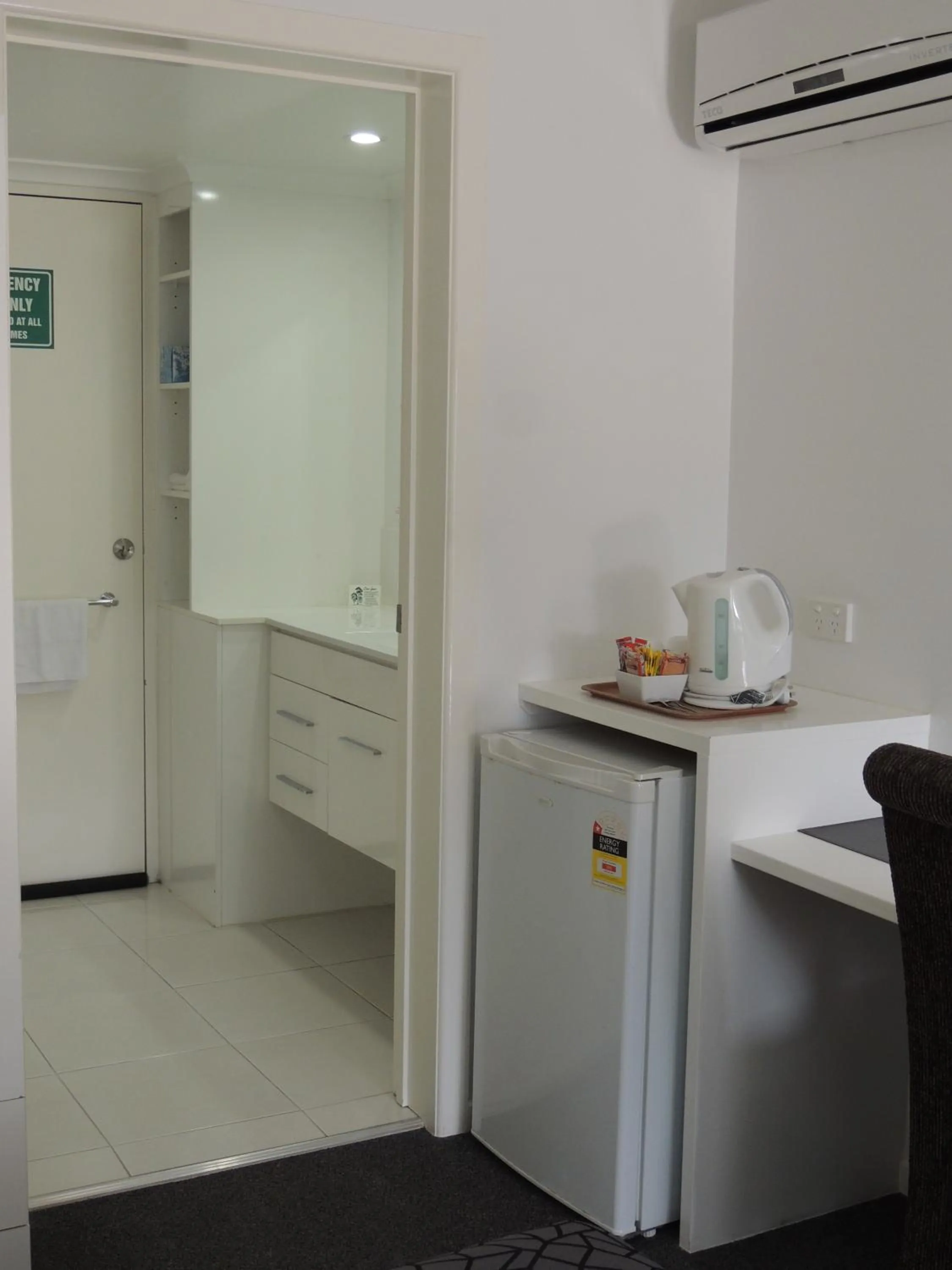 Coffee/tea facilities in Park View Motel