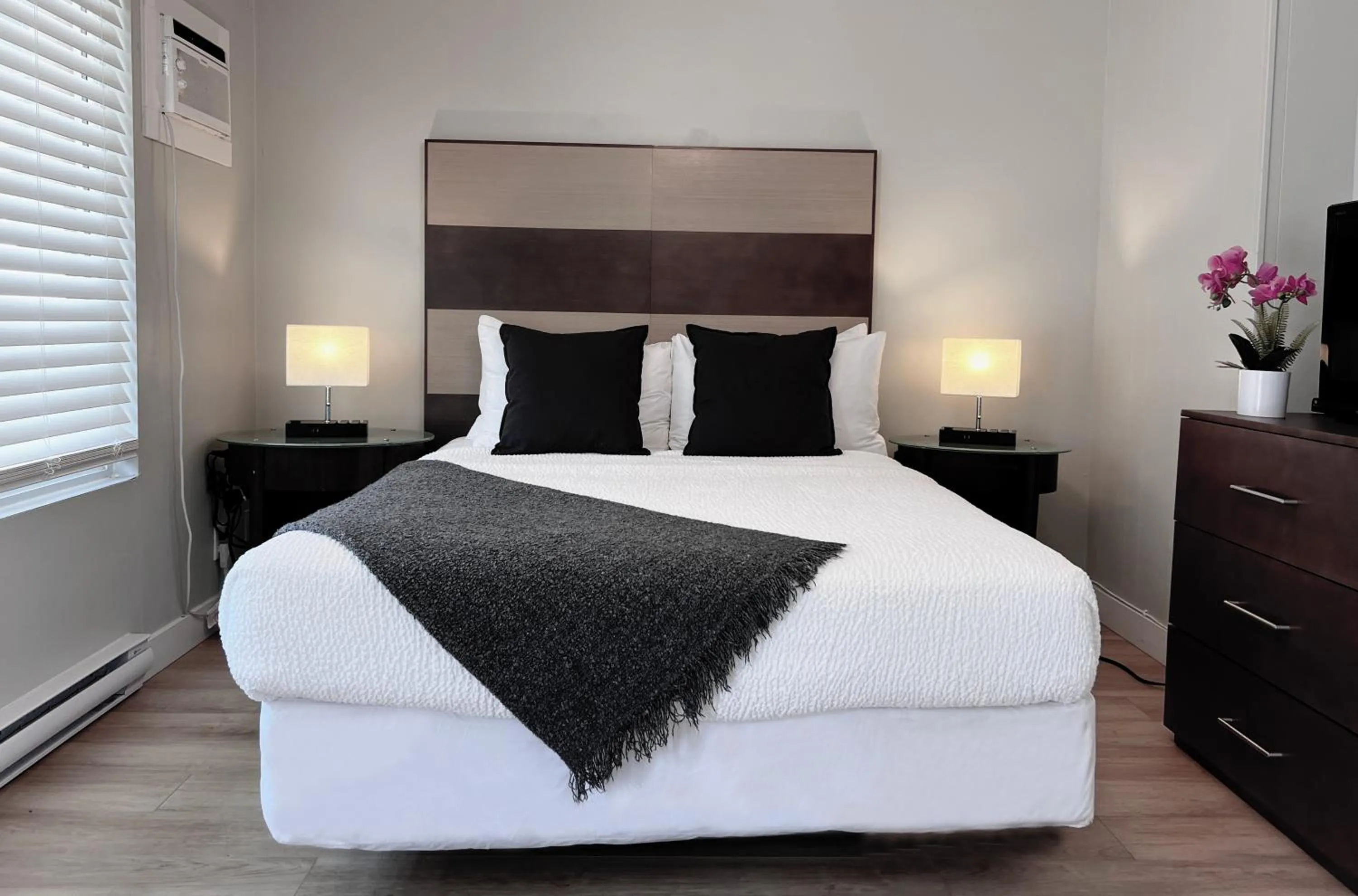 Bed in Oceanside Villas