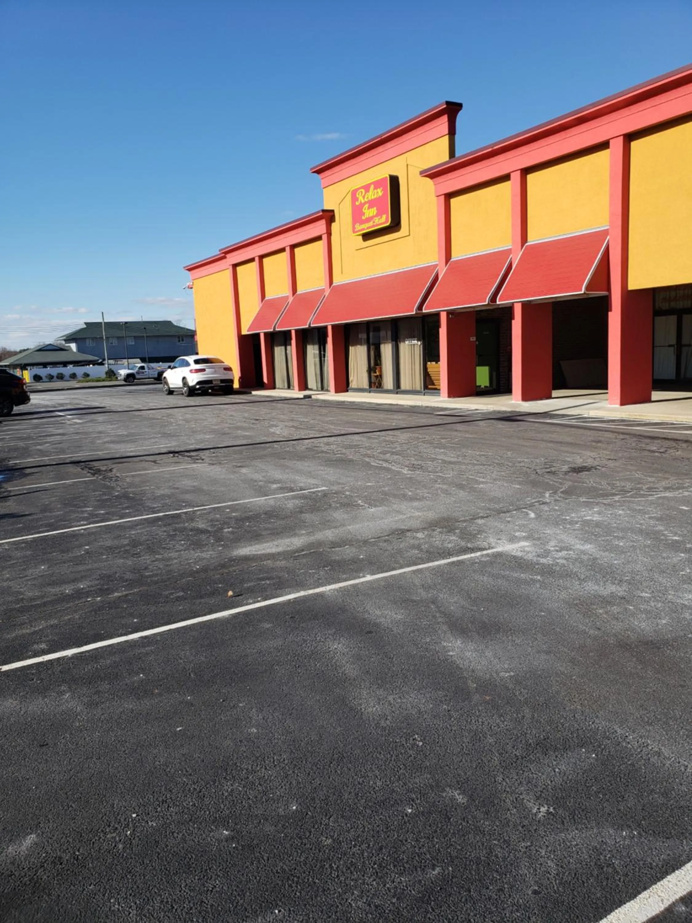 Property Building in Rodeway Inn