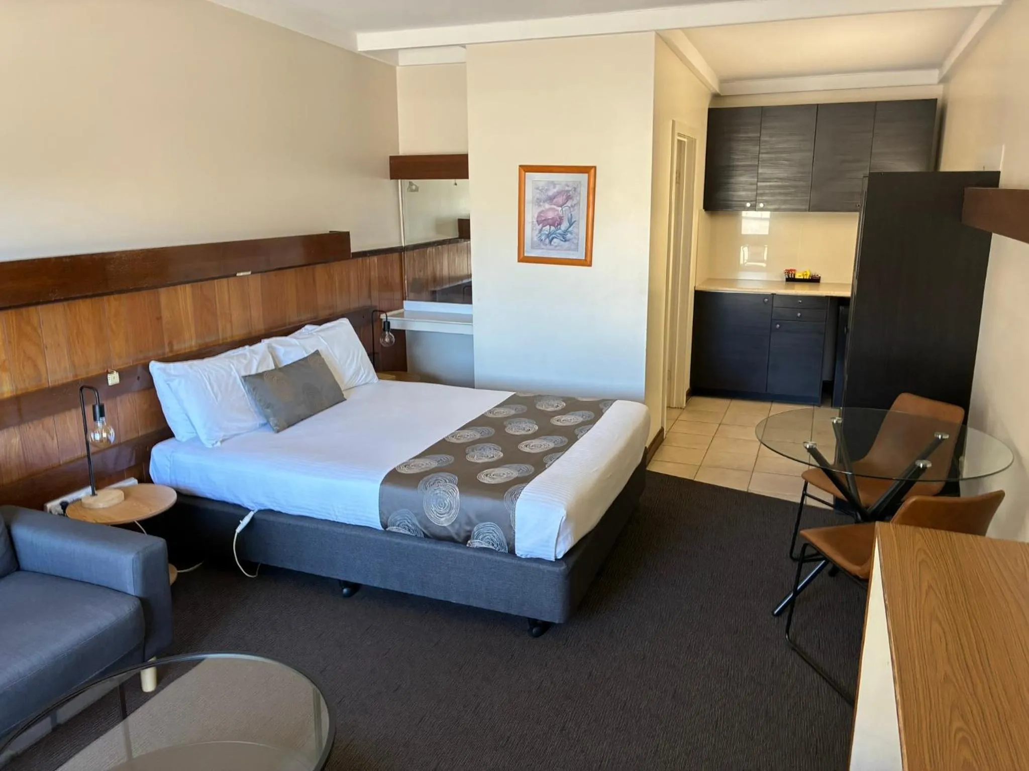 Bedroom, Bed in Hi Way Eight Motor Inn