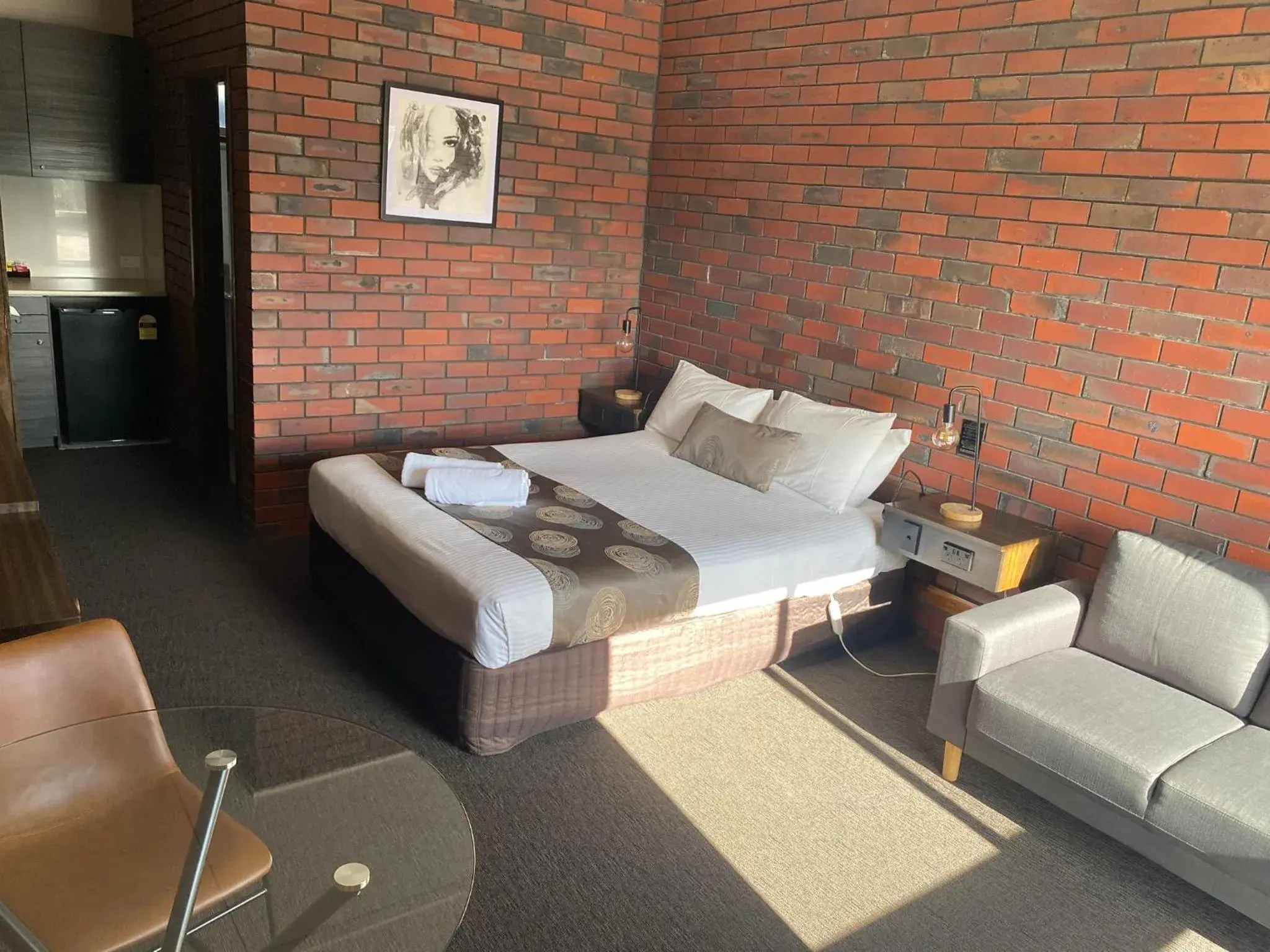 Deluxe Double Room in Hi Way Eight Motor Inn Deluxe Double Room in Hi Way Eight Motor Inn