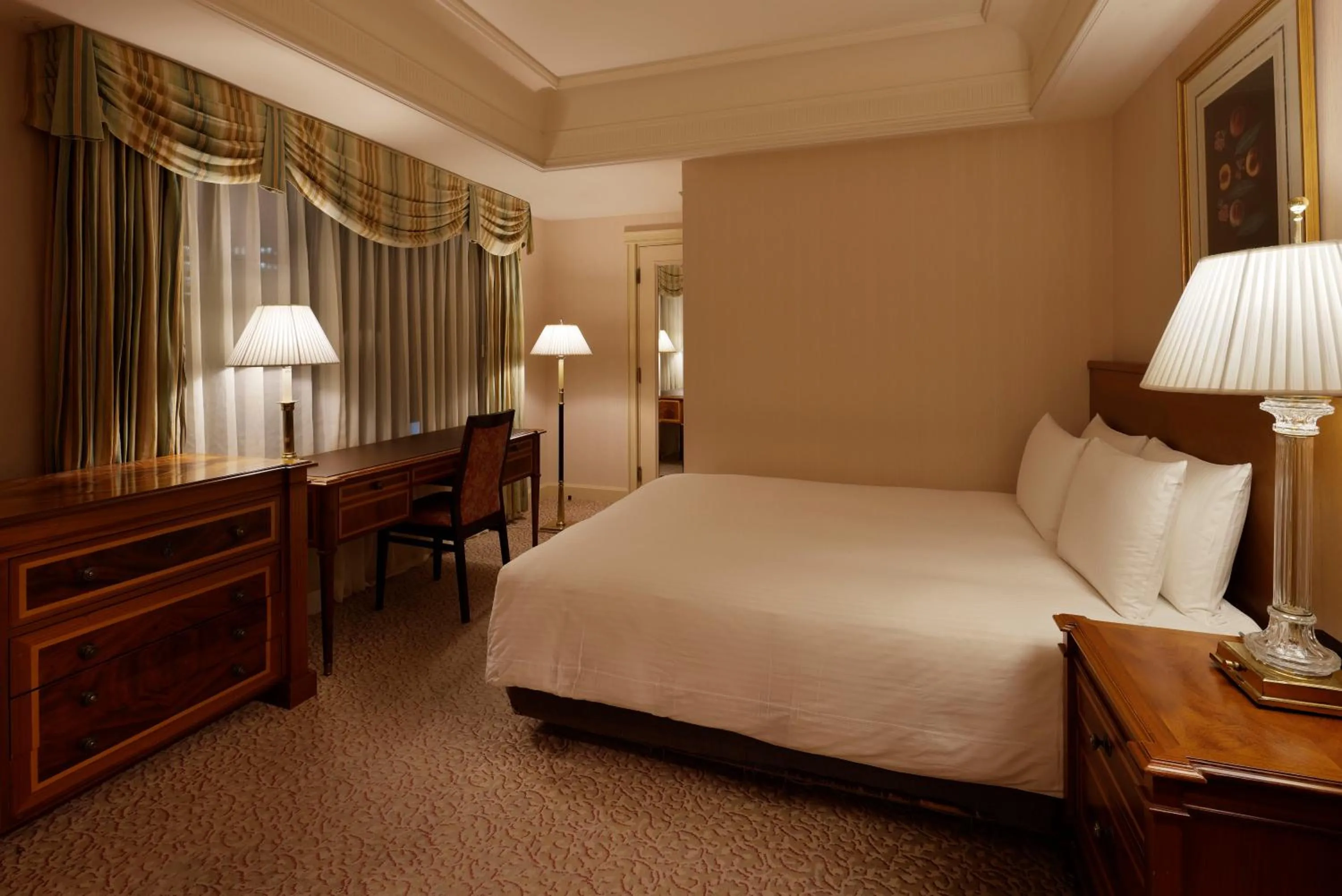 Photo of the whole room, Bed in Rihga Royal Hotel Tokyo