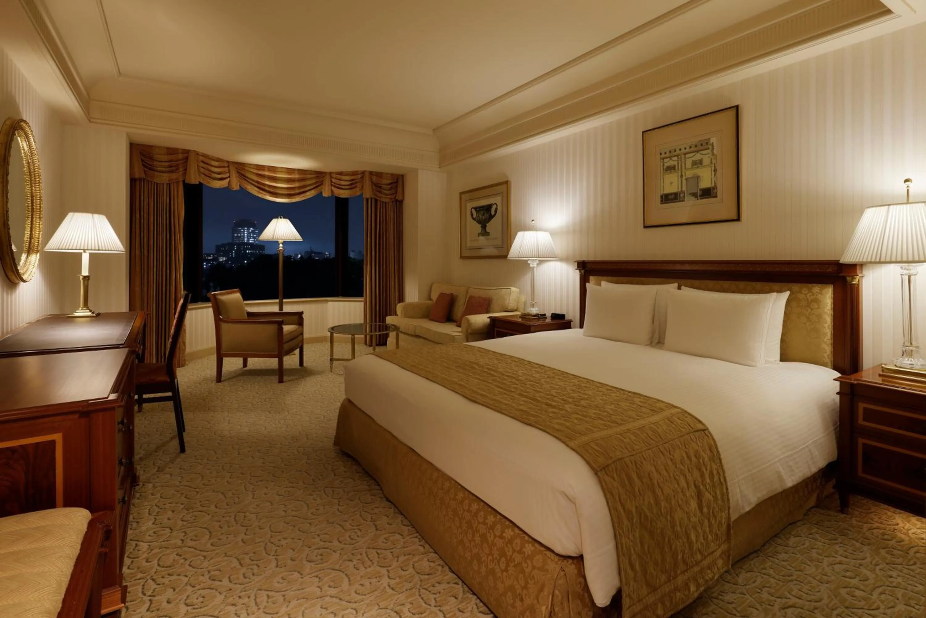 Photo of the whole room, Bed in Rihga Royal Hotel Tokyo