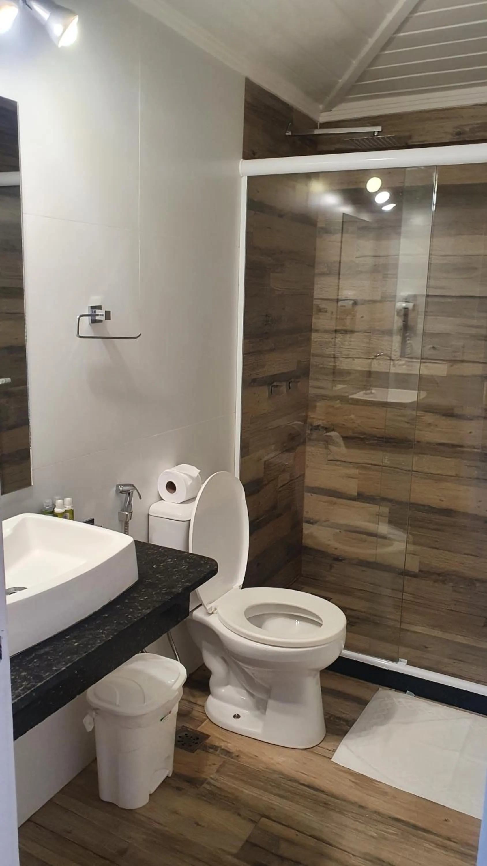 Shower in Pousada Vila do Sol