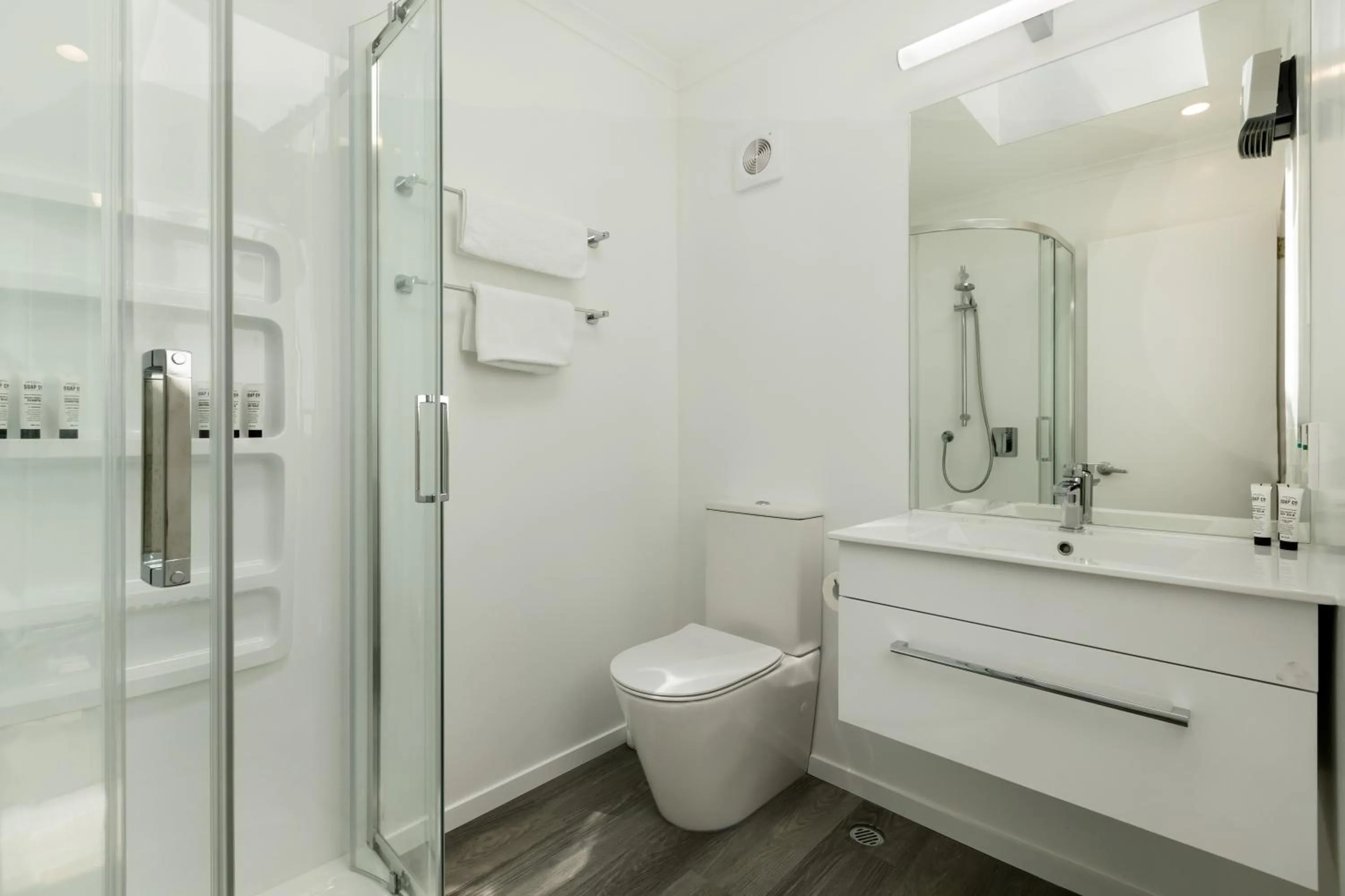 Bathroom in Waiheke Island Resort Conference & Accomodation Centre