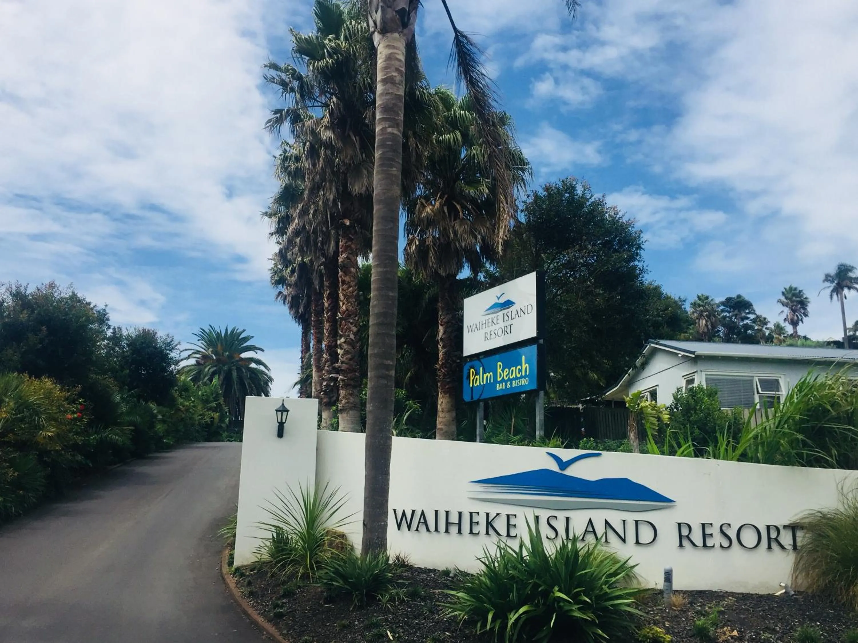 Facade/entrance in Waiheke Island Resort Conference & Accomodation Centre