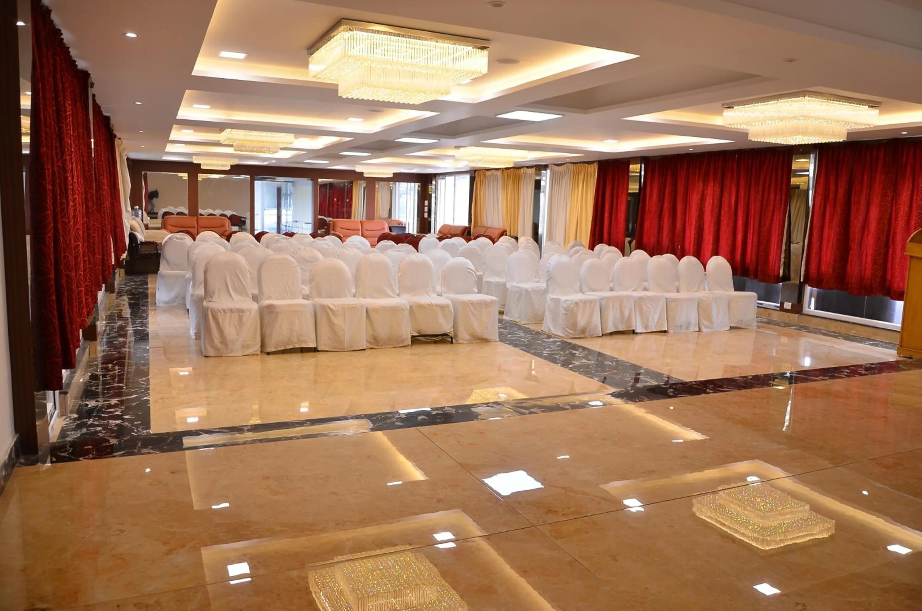 Banquet/Function facilities in Benzz Park Family Resort Kodaikanal