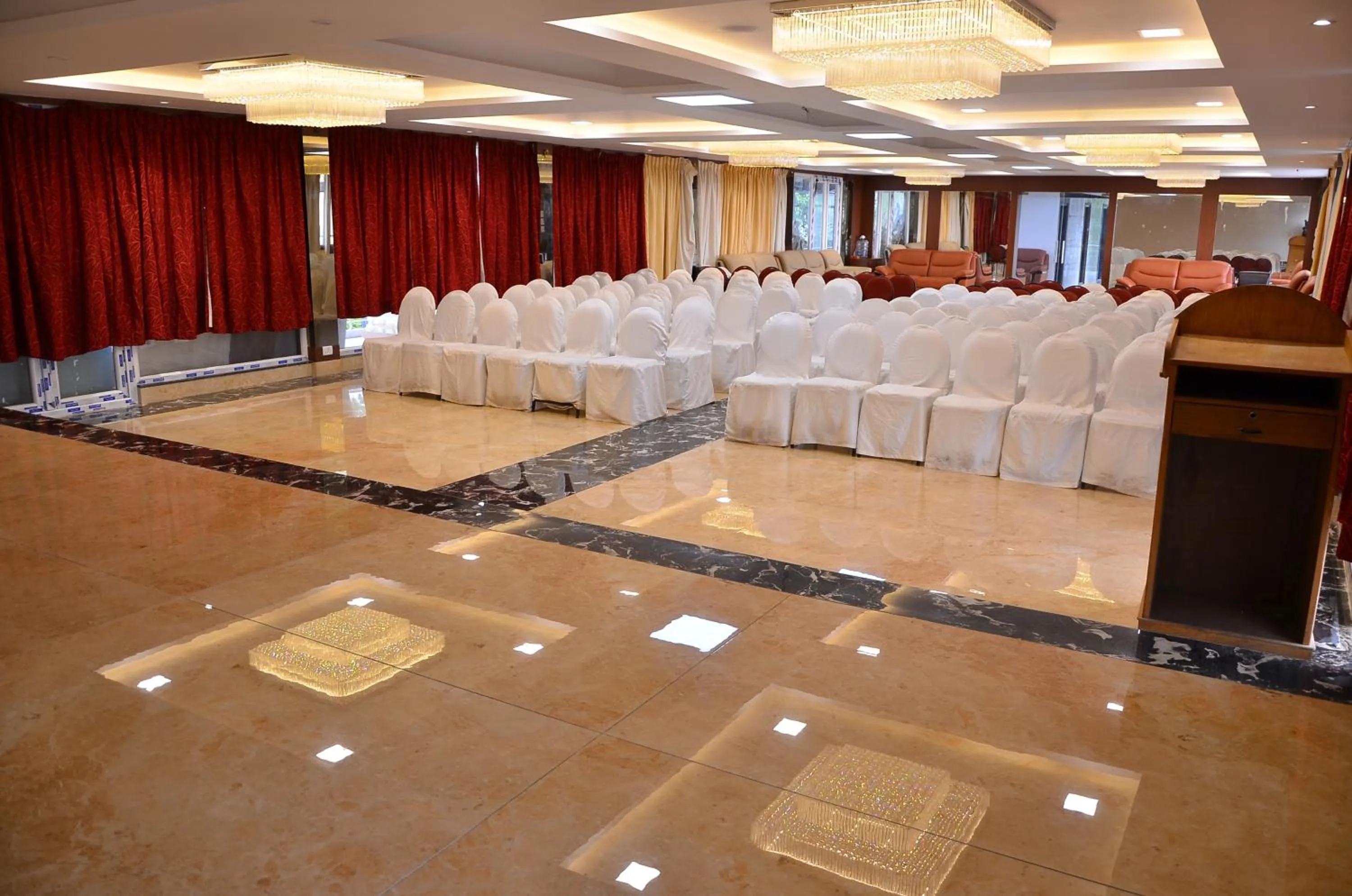 Banquet/Function facilities in Benzz Park Family Resort Kodaikanal
