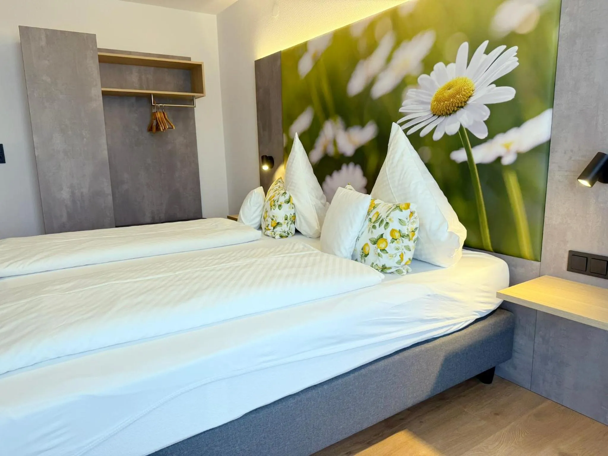 Photo of the whole room, Bed in Hotel Restaurant Thum