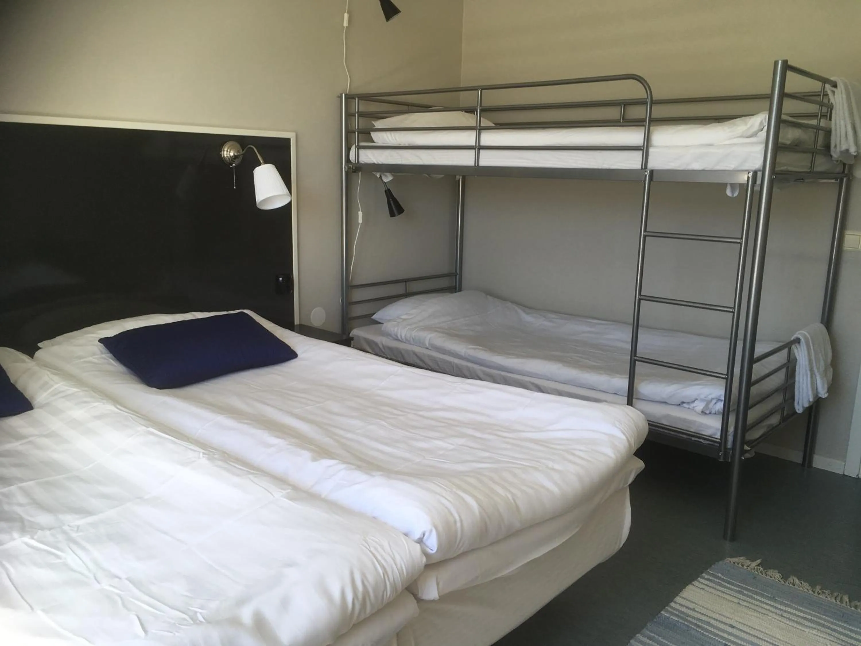 bunk bed, Bed in Docksta Hotell