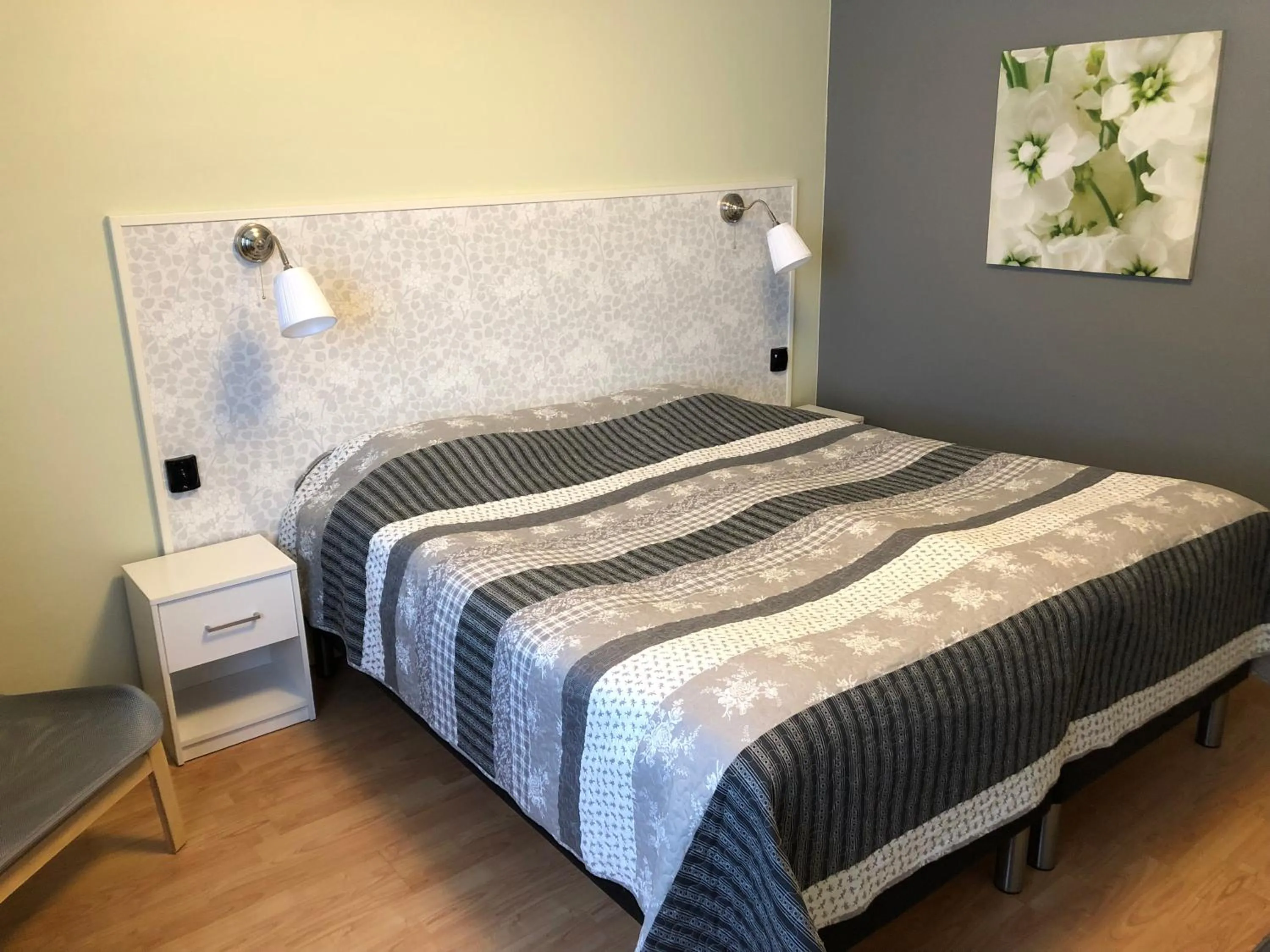 Bed in Docksta Hotell