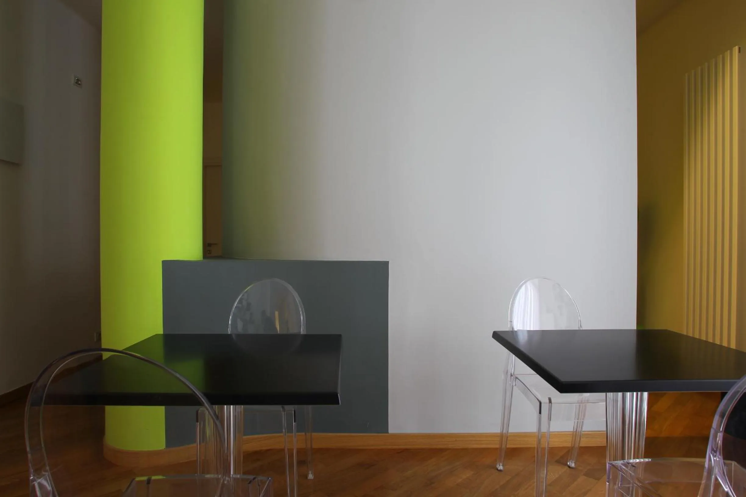 Communal lounge/ TV room in Viasparano B&B