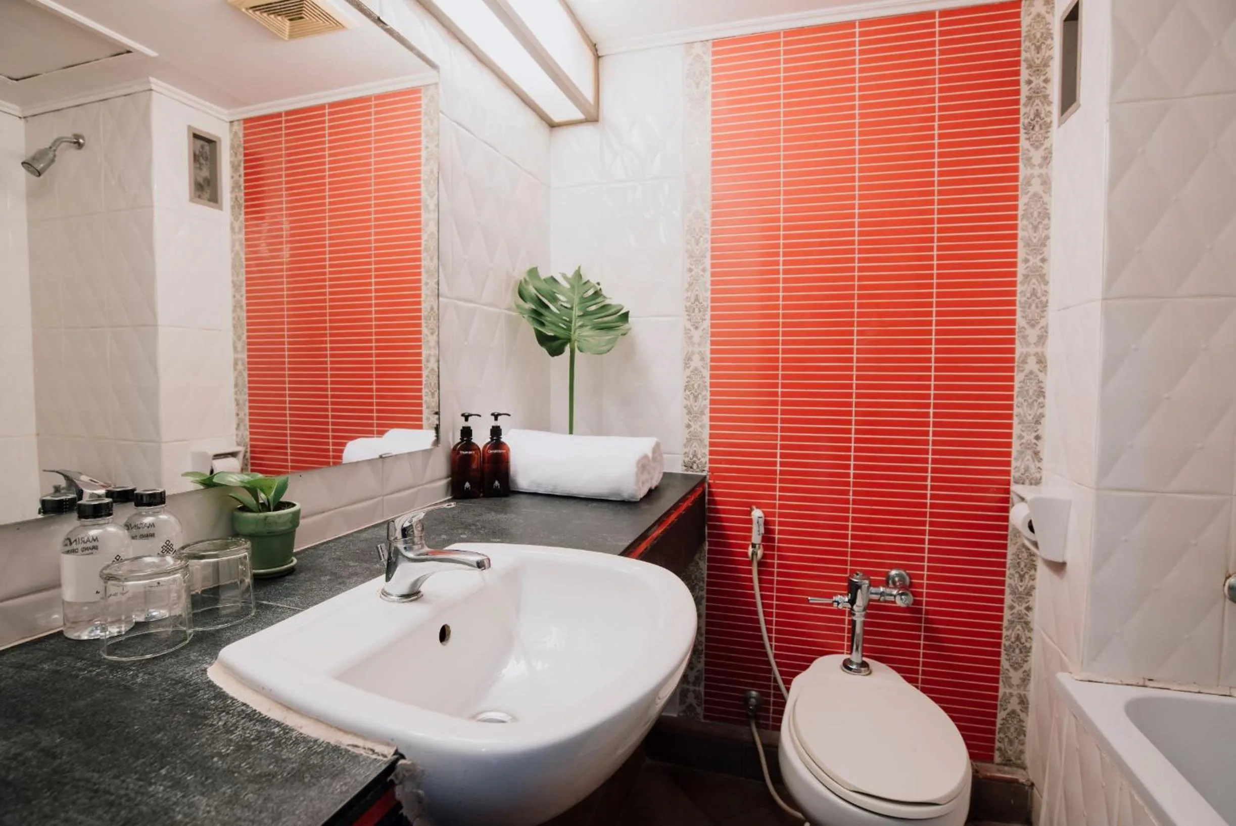 Bathroom in Marine Plaza Hotel Pattaya