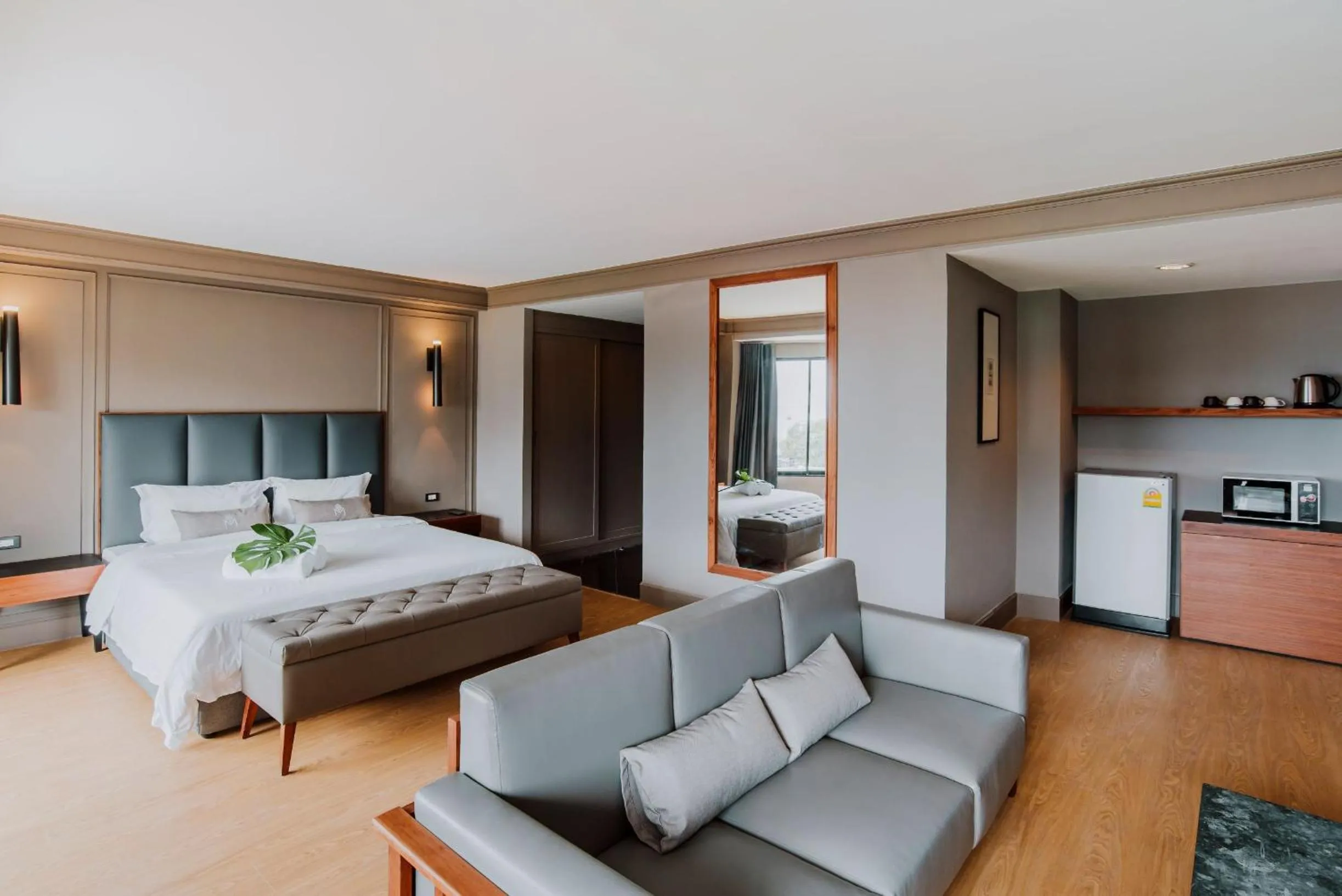 Photo of the whole room, Bed in Marine Plaza Hotel Pattaya