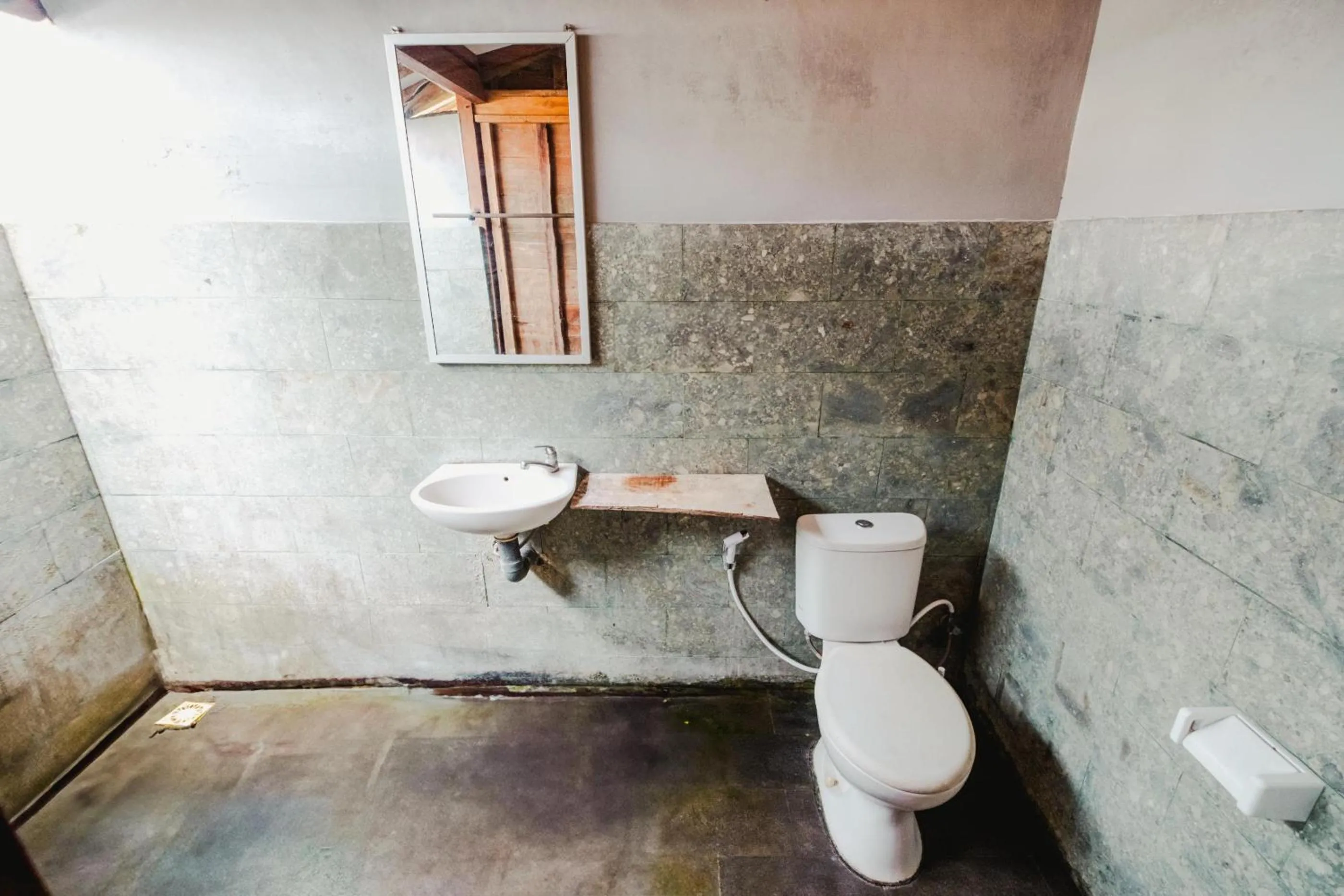 Toilet in Cening Bagus Bungalow
