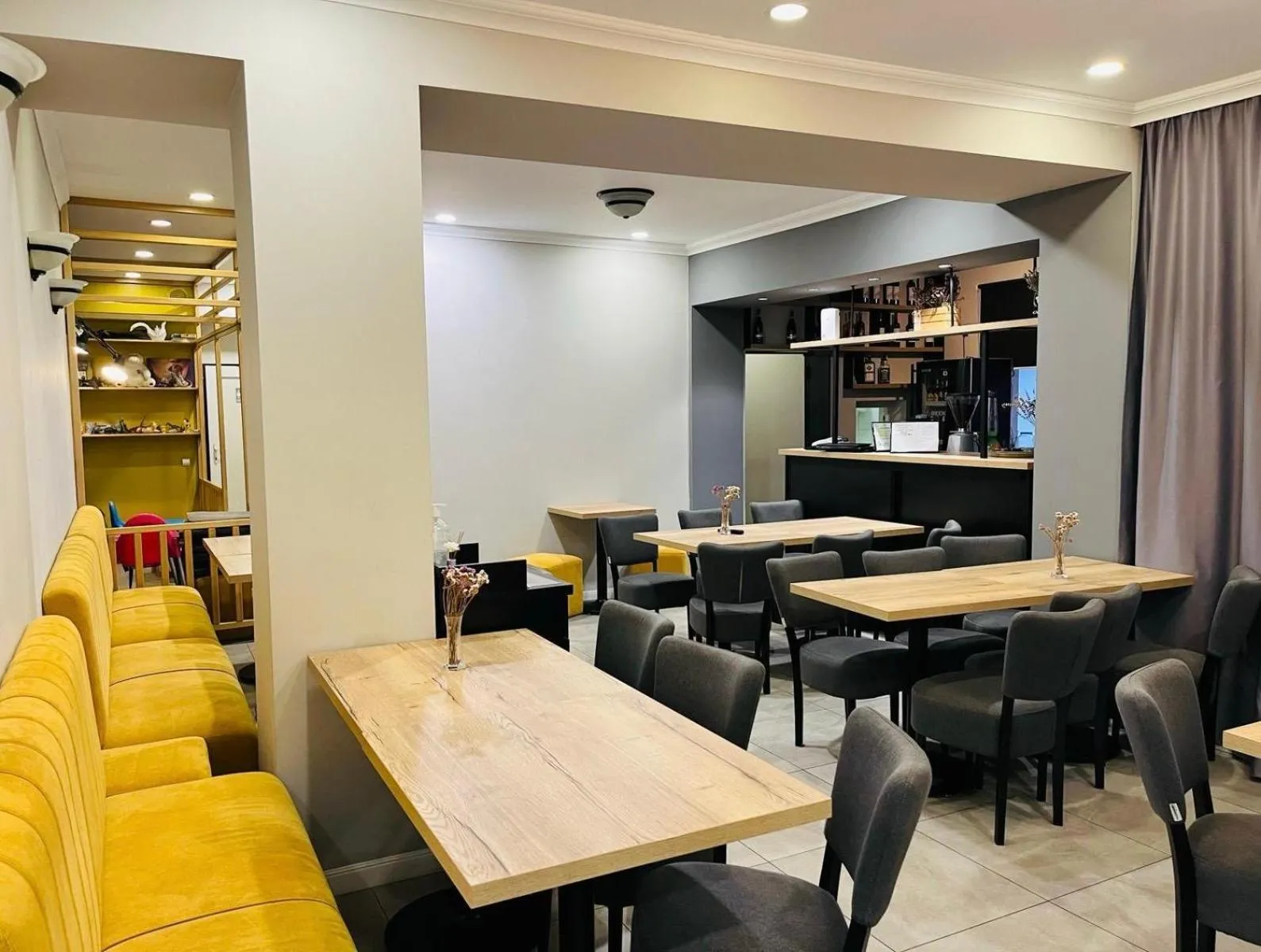 Restaurant/places to eat in Pensiunea Ana Maria