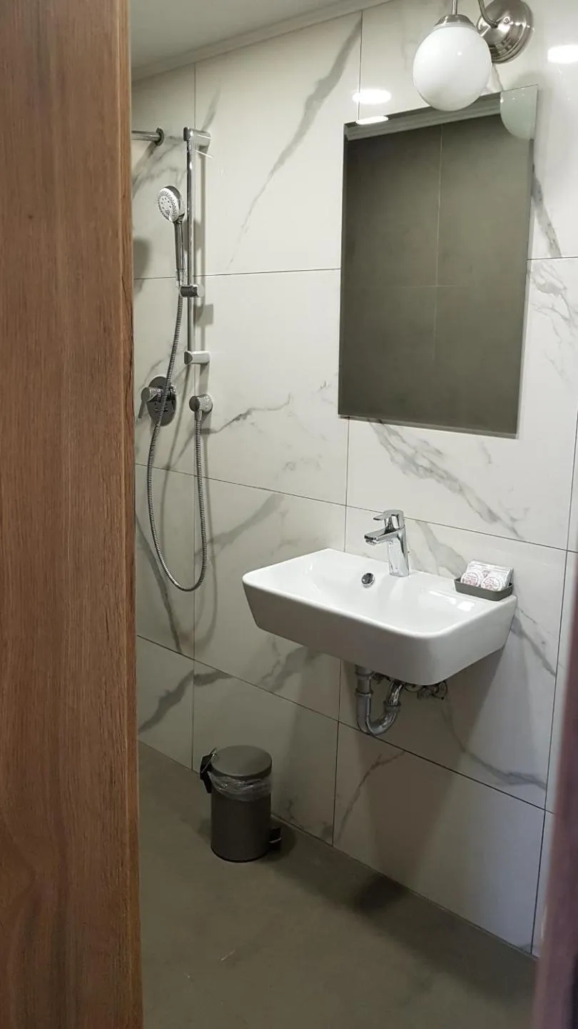 Bathroom in Pensiunea Ana Maria