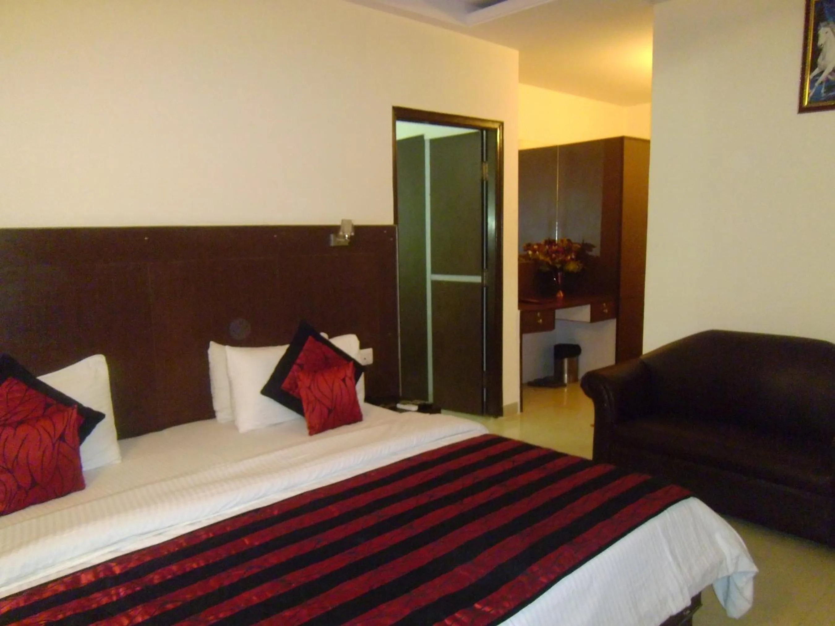 Photo of the whole room in Airport Hotel Vishal Residency