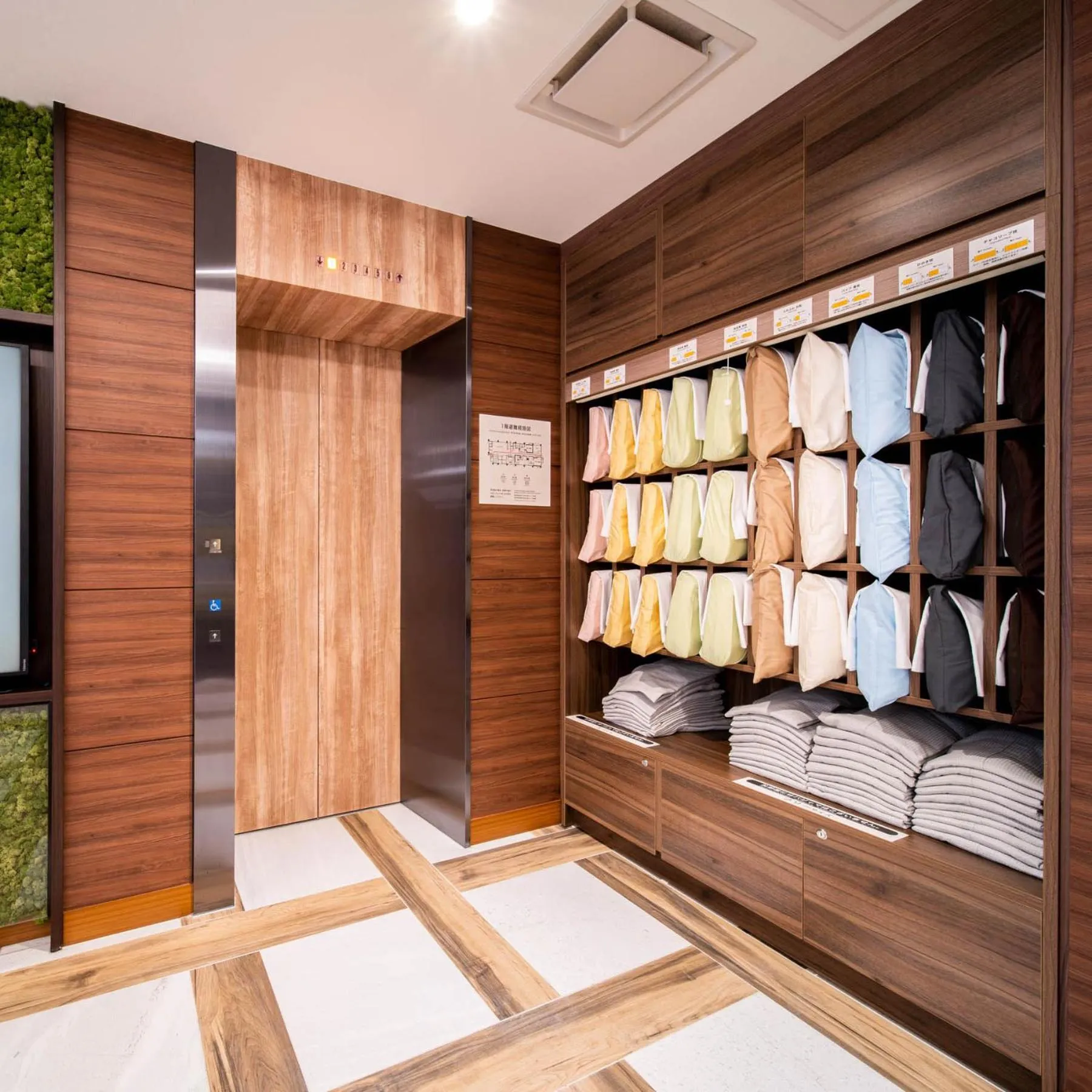 Lobby or reception in Super Hotel Nagano Iida Inter