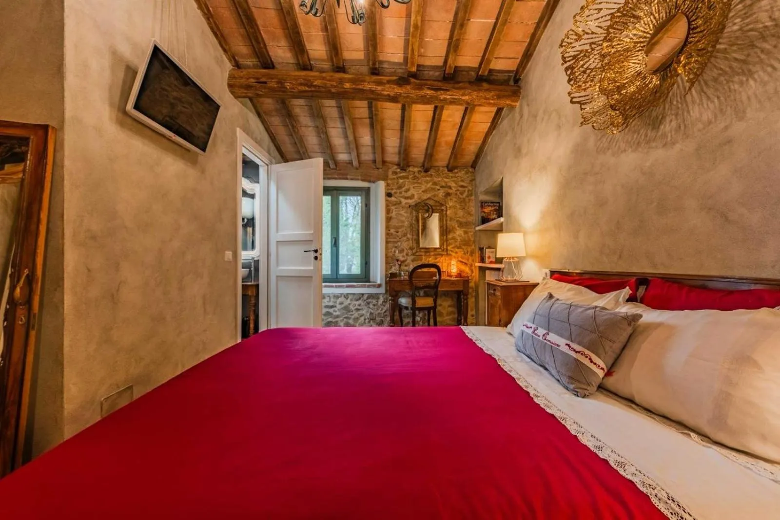 Bed in B&B Podere Camaiano