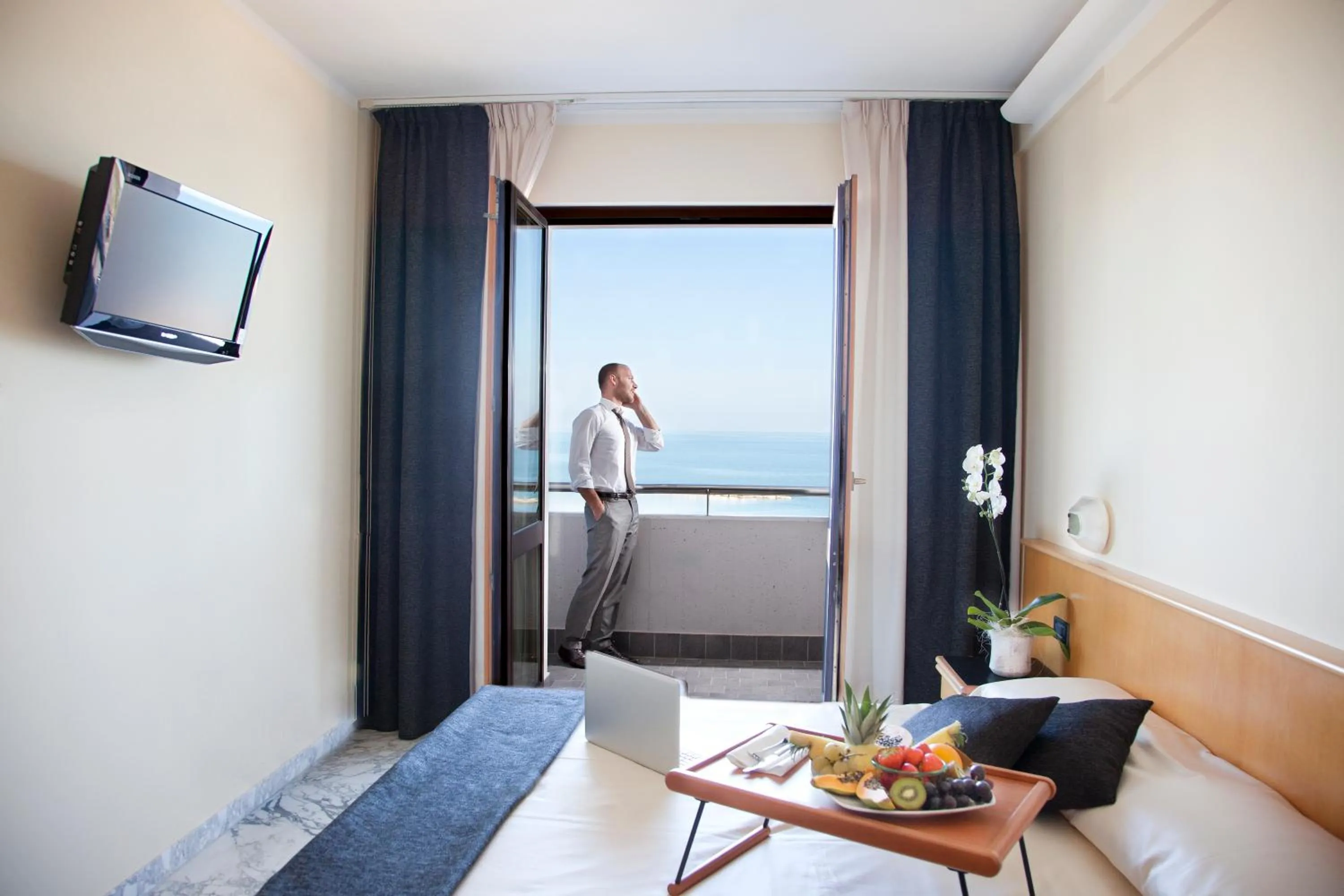 Day, Bed in Hotel Mistral