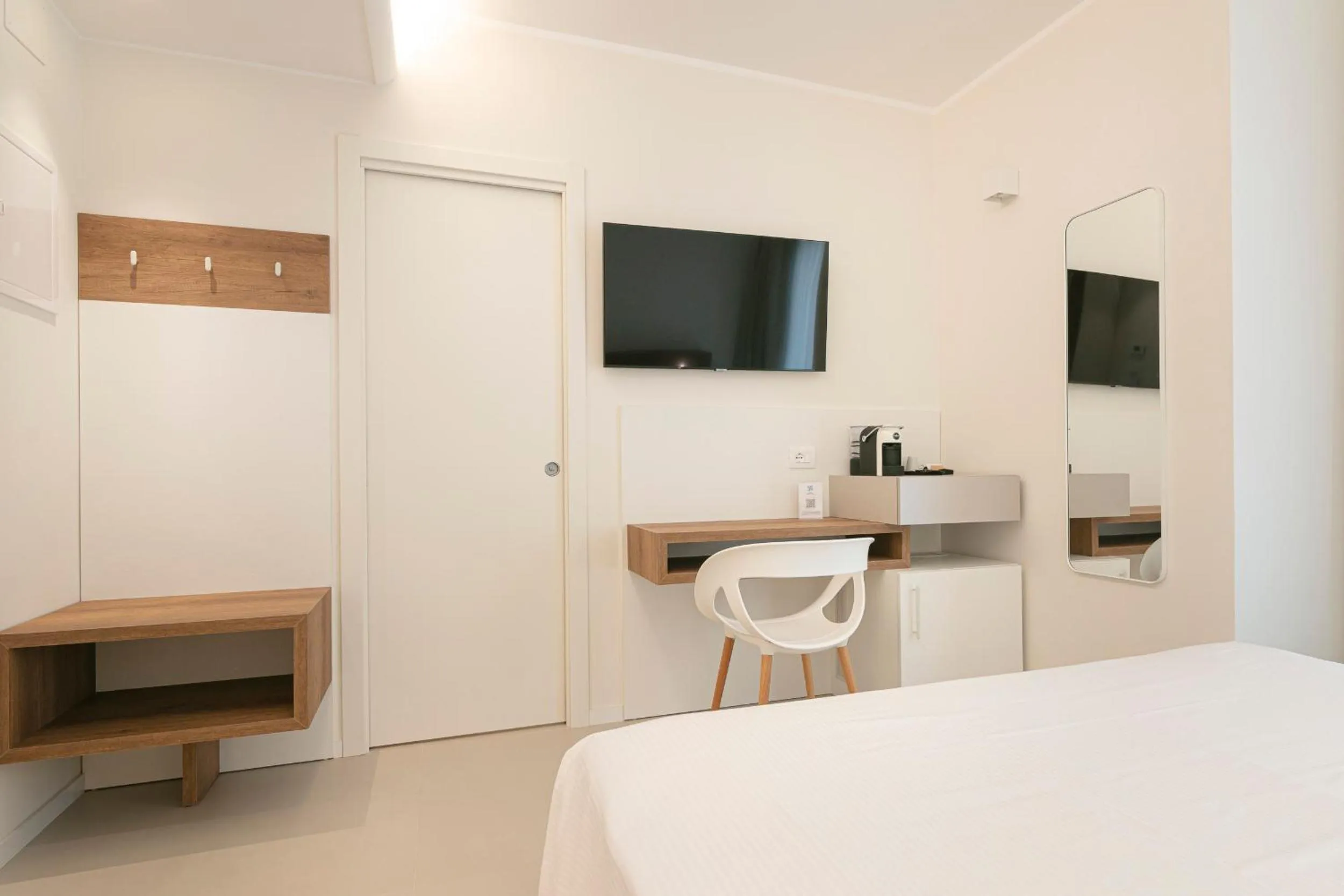 TV and multimedia, Bed in Hotel Mistral