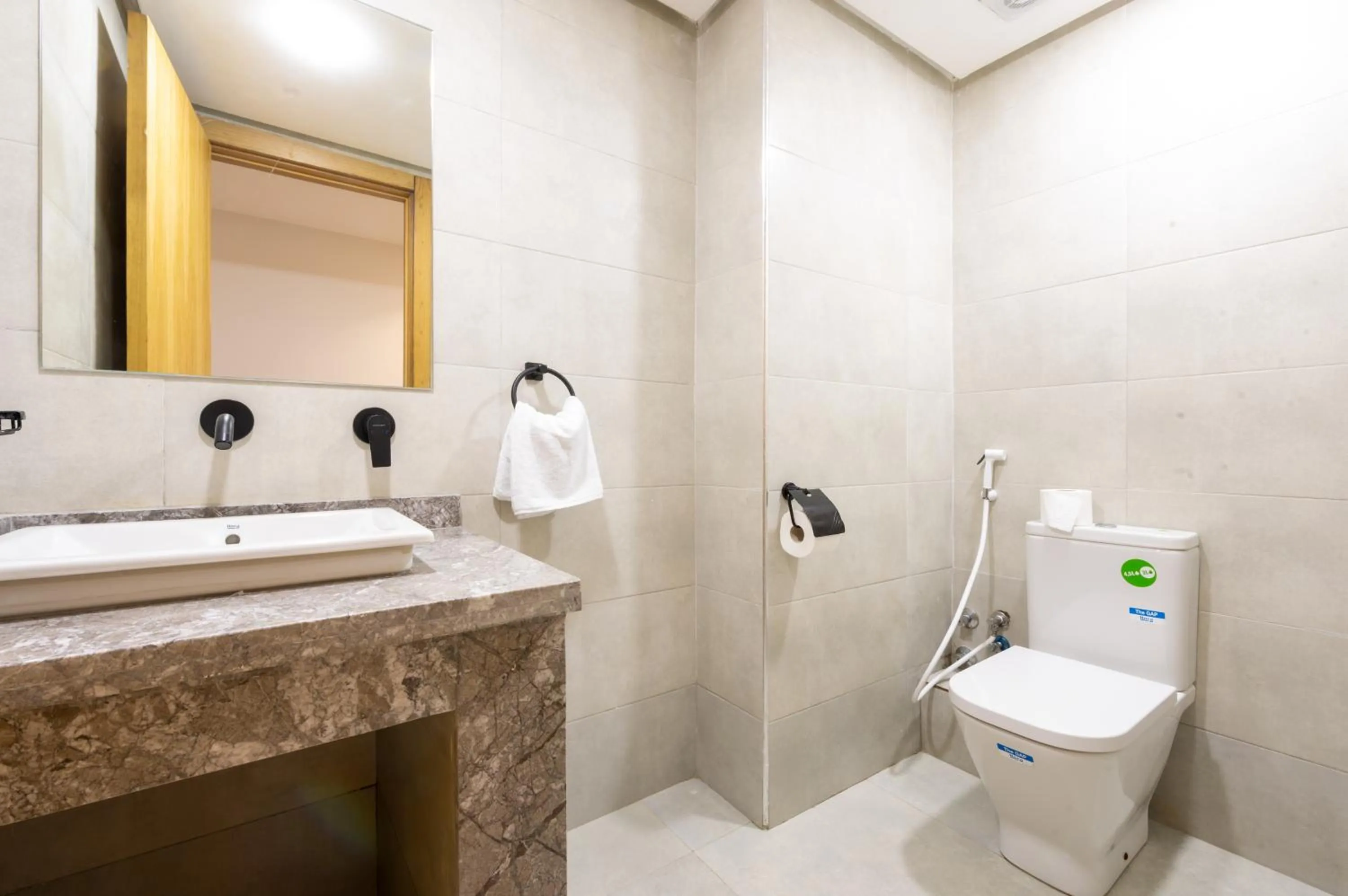 Shower in Garden Bay Appart'Hôtel