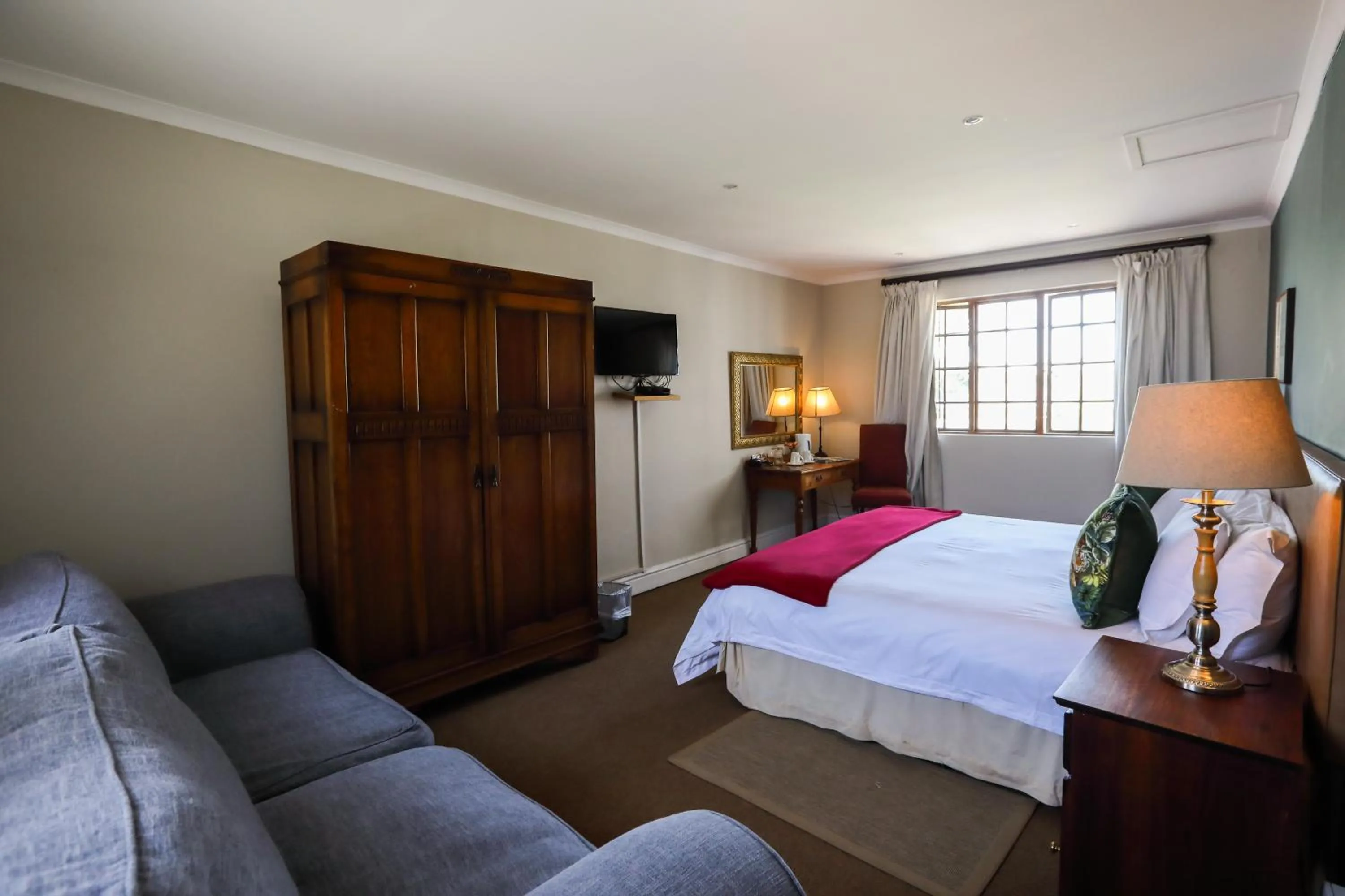 Bed in The Nottingham Road Hotel