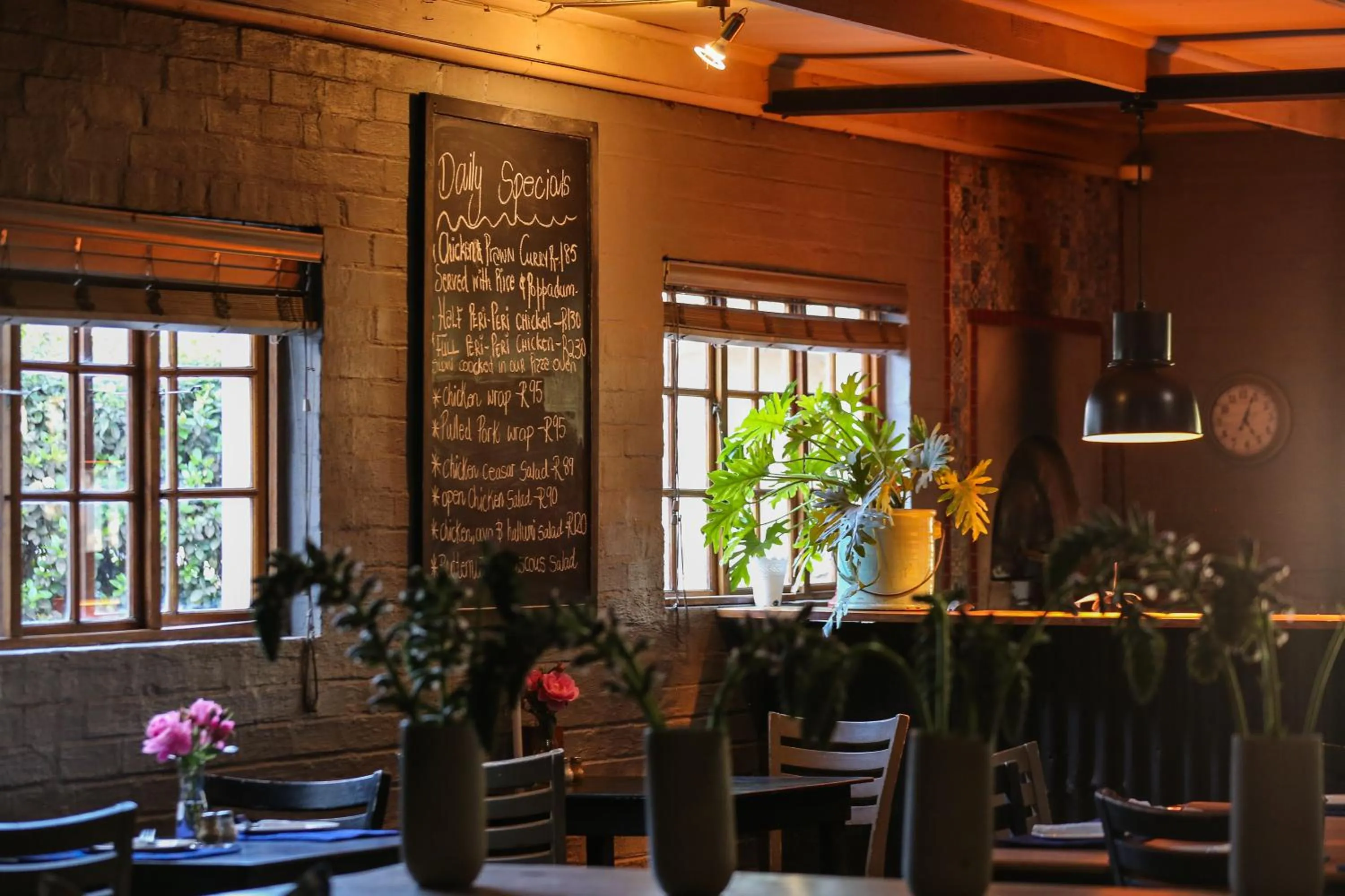 Restaurant/places to eat in The Nottingham Road Hotel