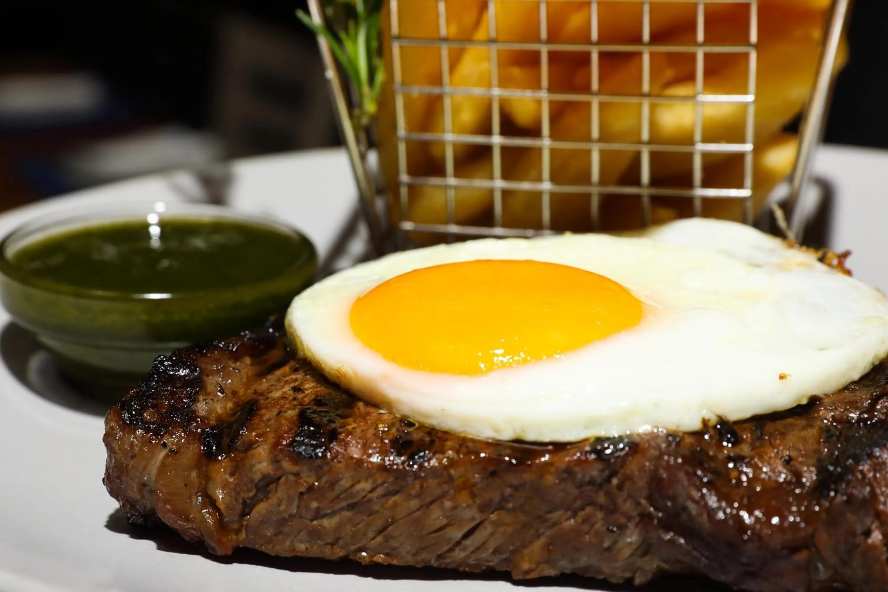 Restaurant/places to eat in The Nottingham Road Hotel