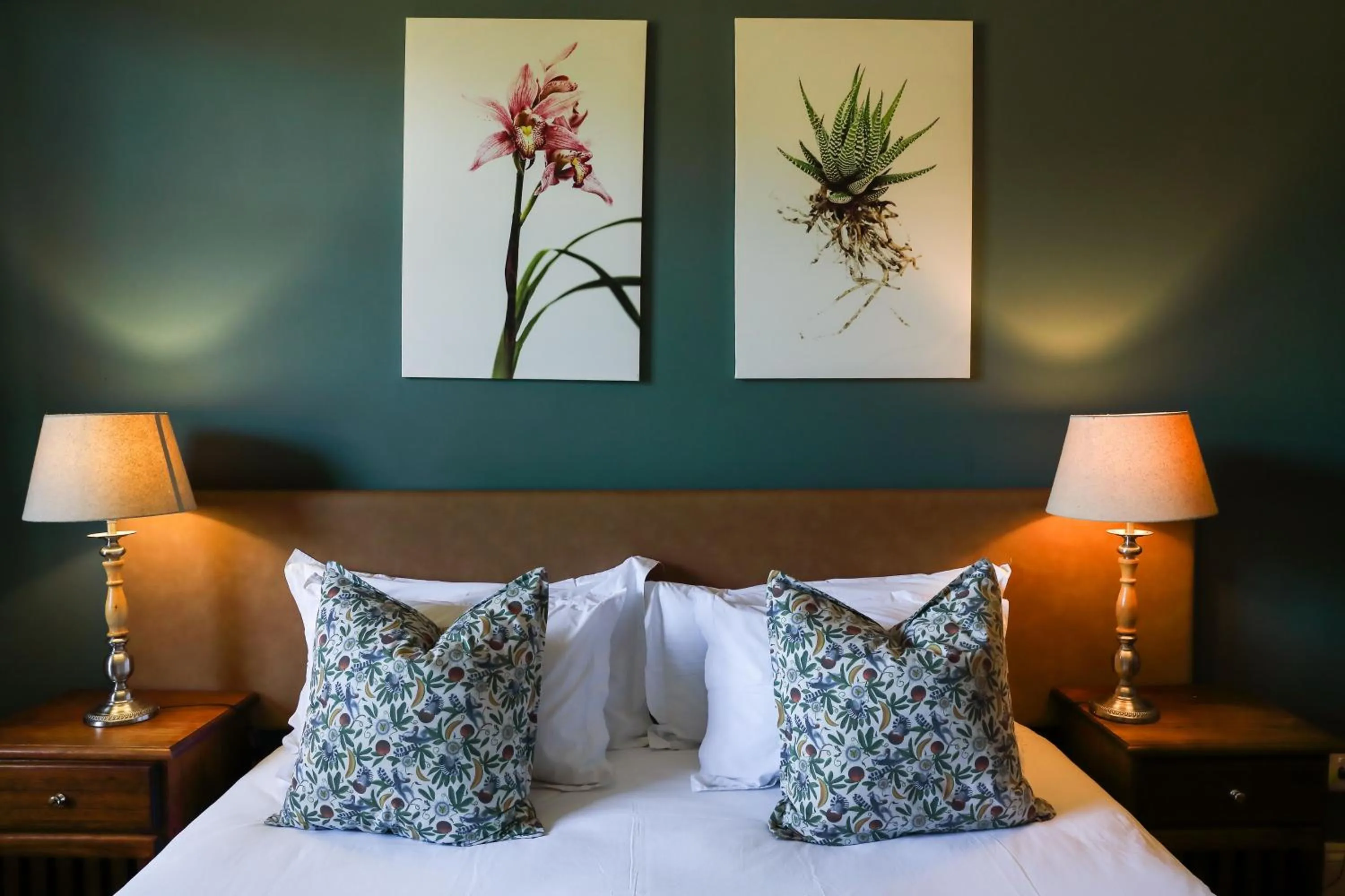 Bed in The Nottingham Road Hotel