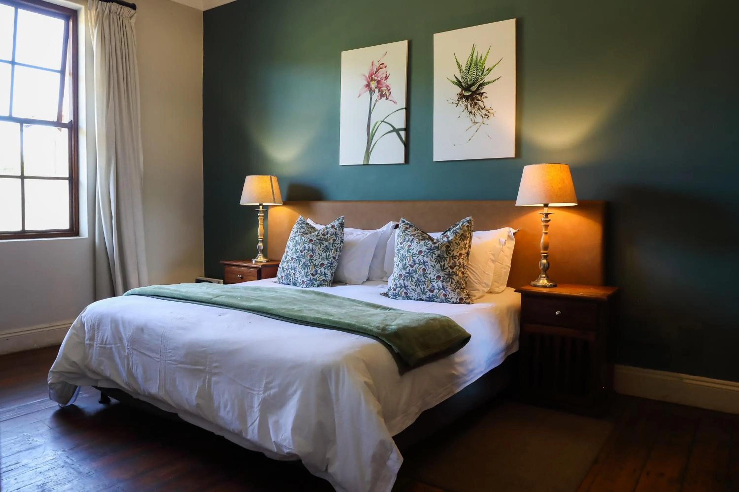 Bed in The Nottingham Road Hotel