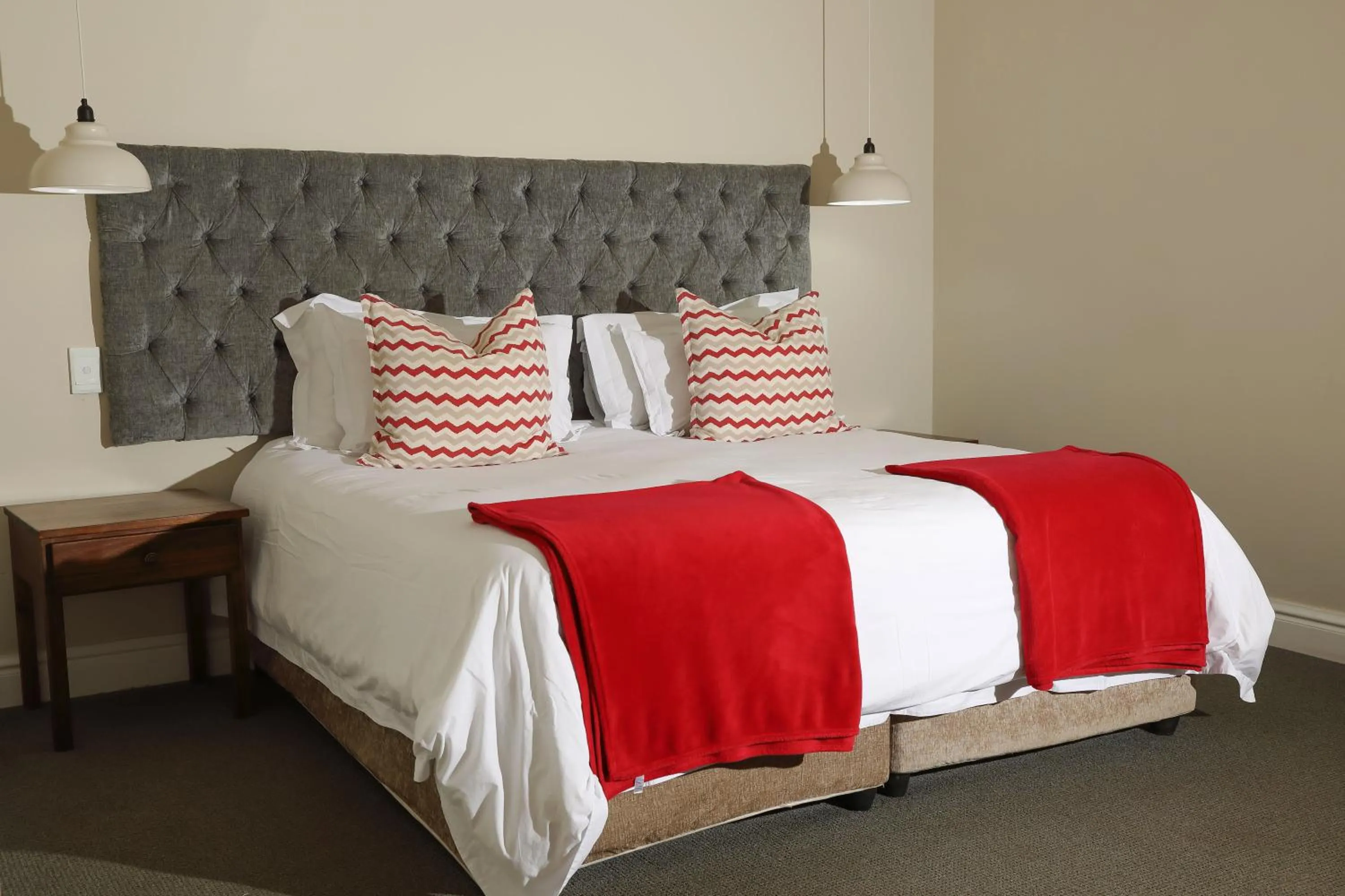 Bed in The Nottingham Road Hotel