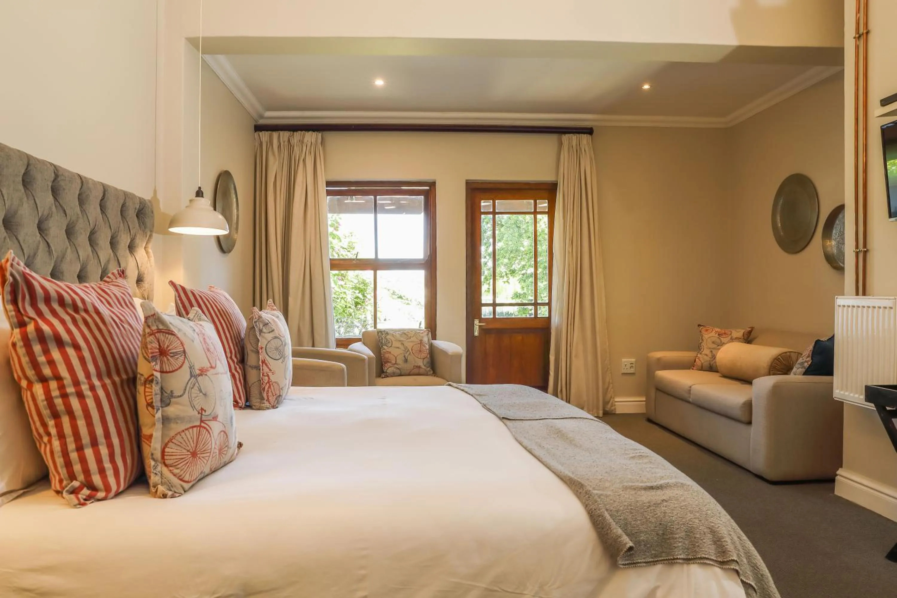 Bed in The Nottingham Road Hotel