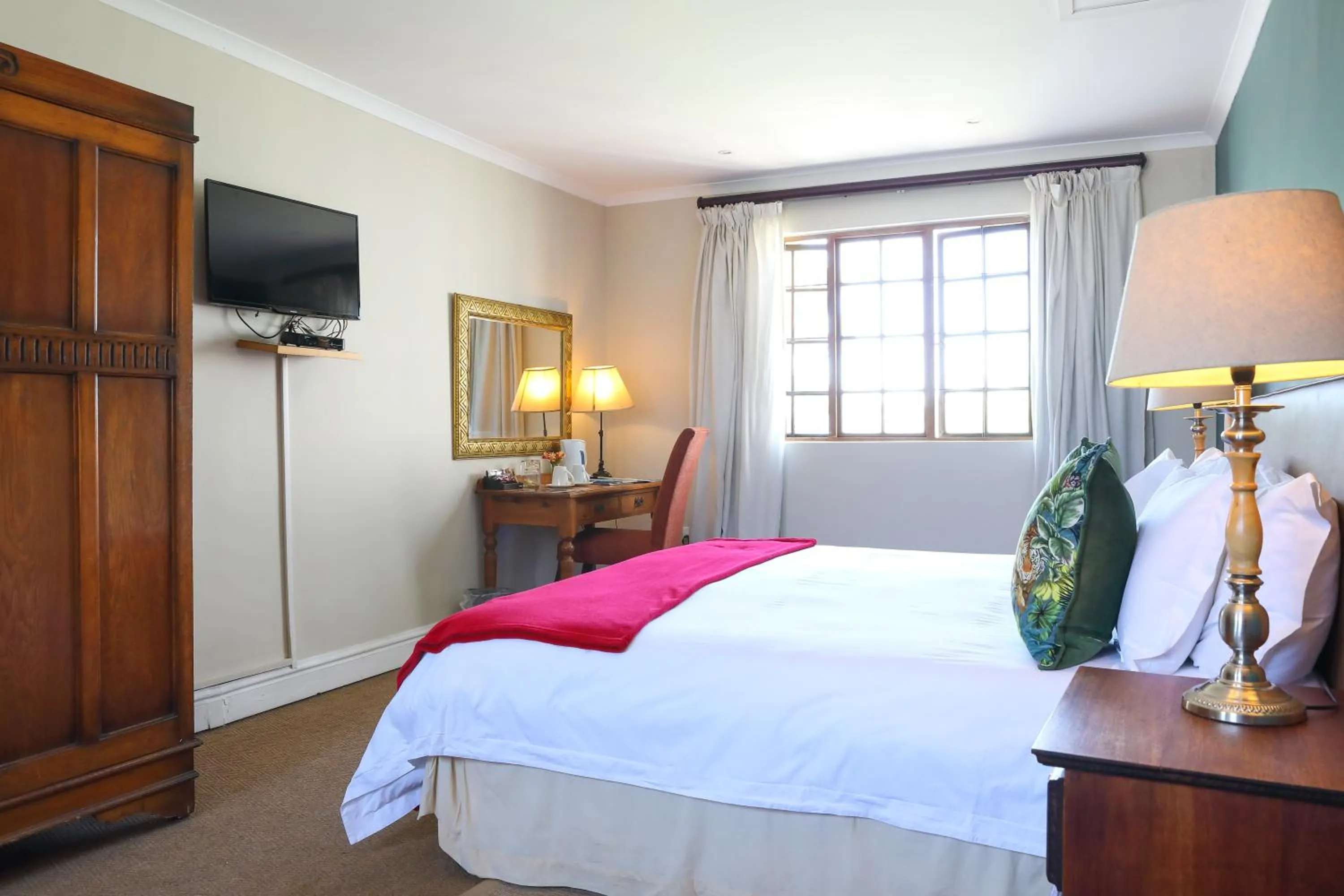 Bed in The Nottingham Road Hotel