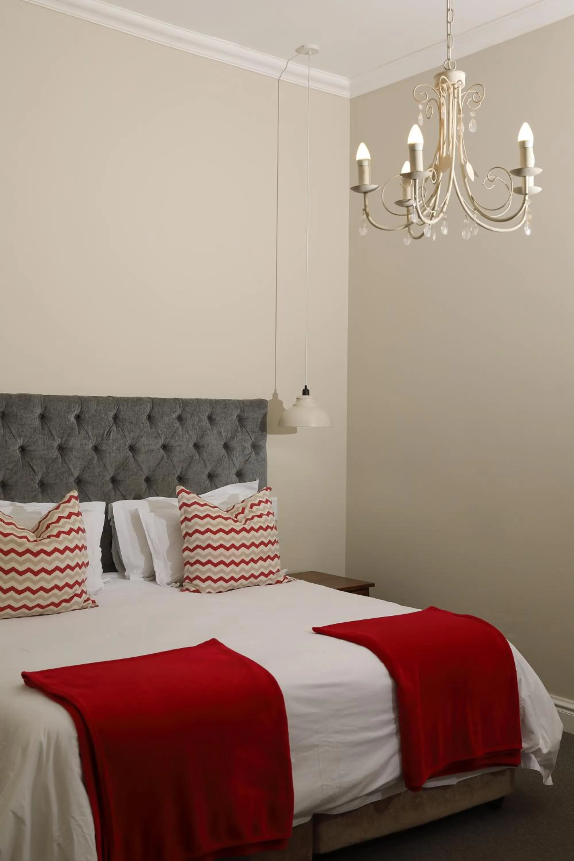 Bed in The Nottingham Road Hotel