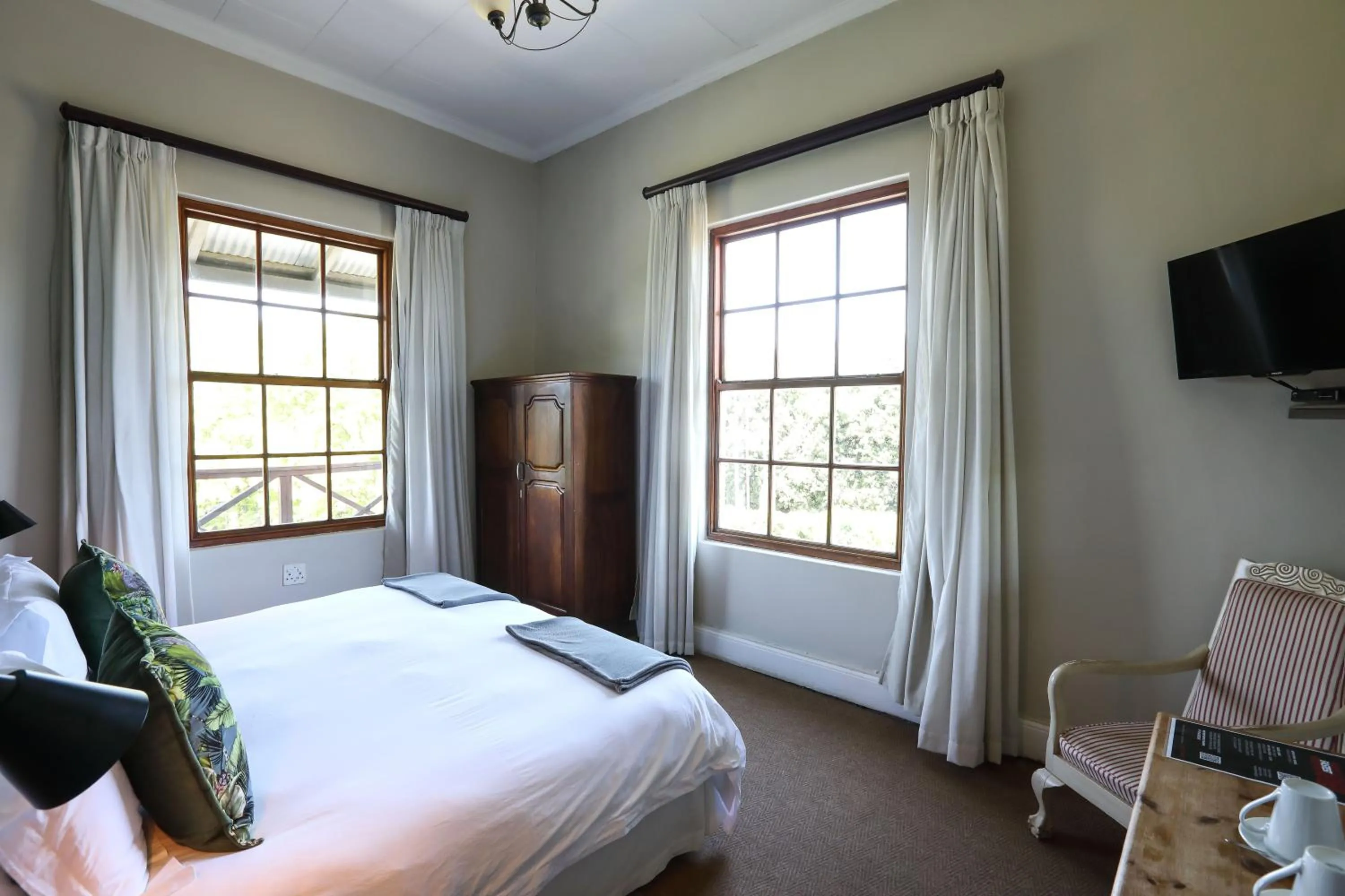 Bed in The Nottingham Road Hotel