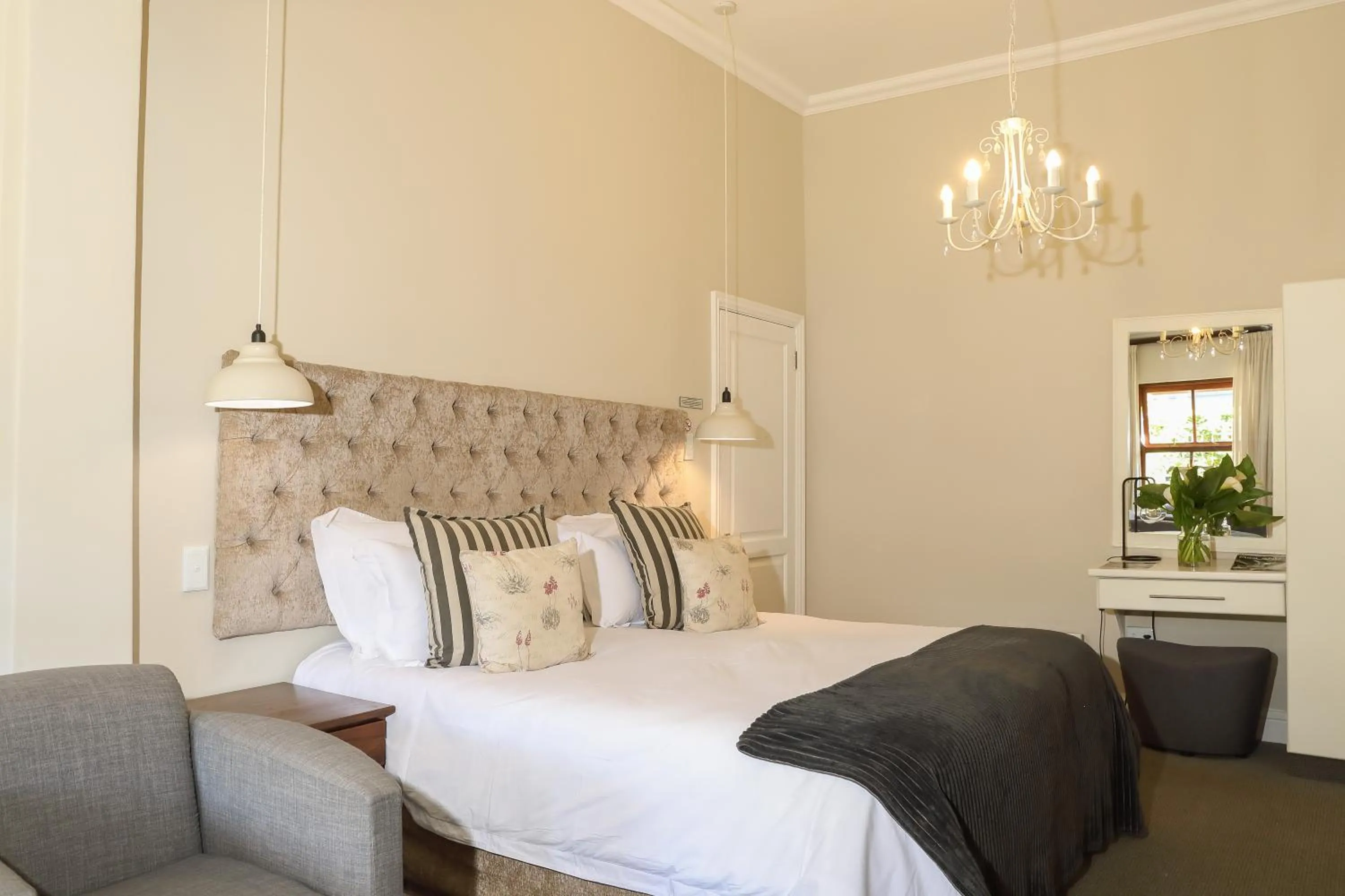 Bed in The Nottingham Road Hotel