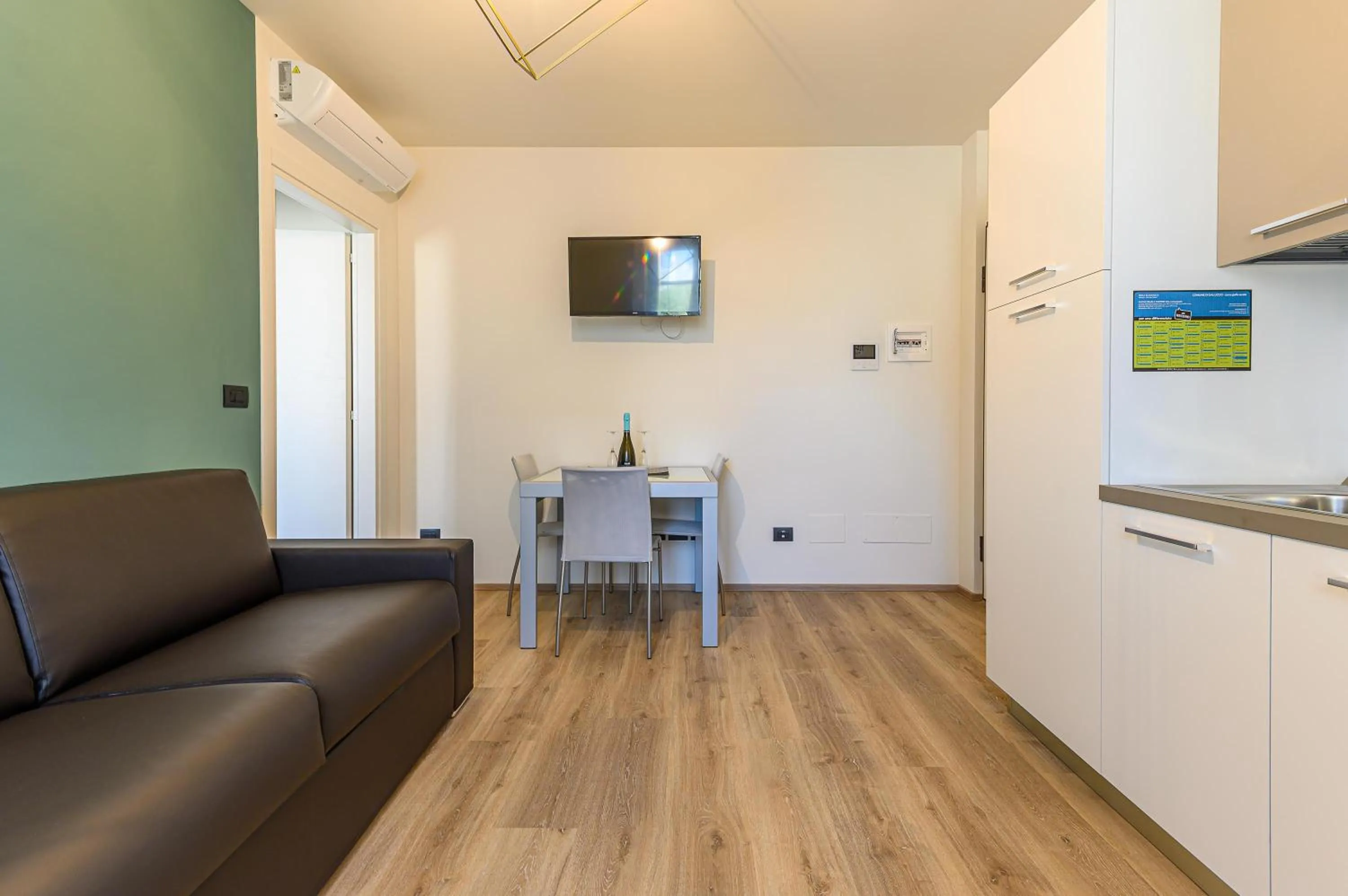 Hotel & Apartments " Perpoin "