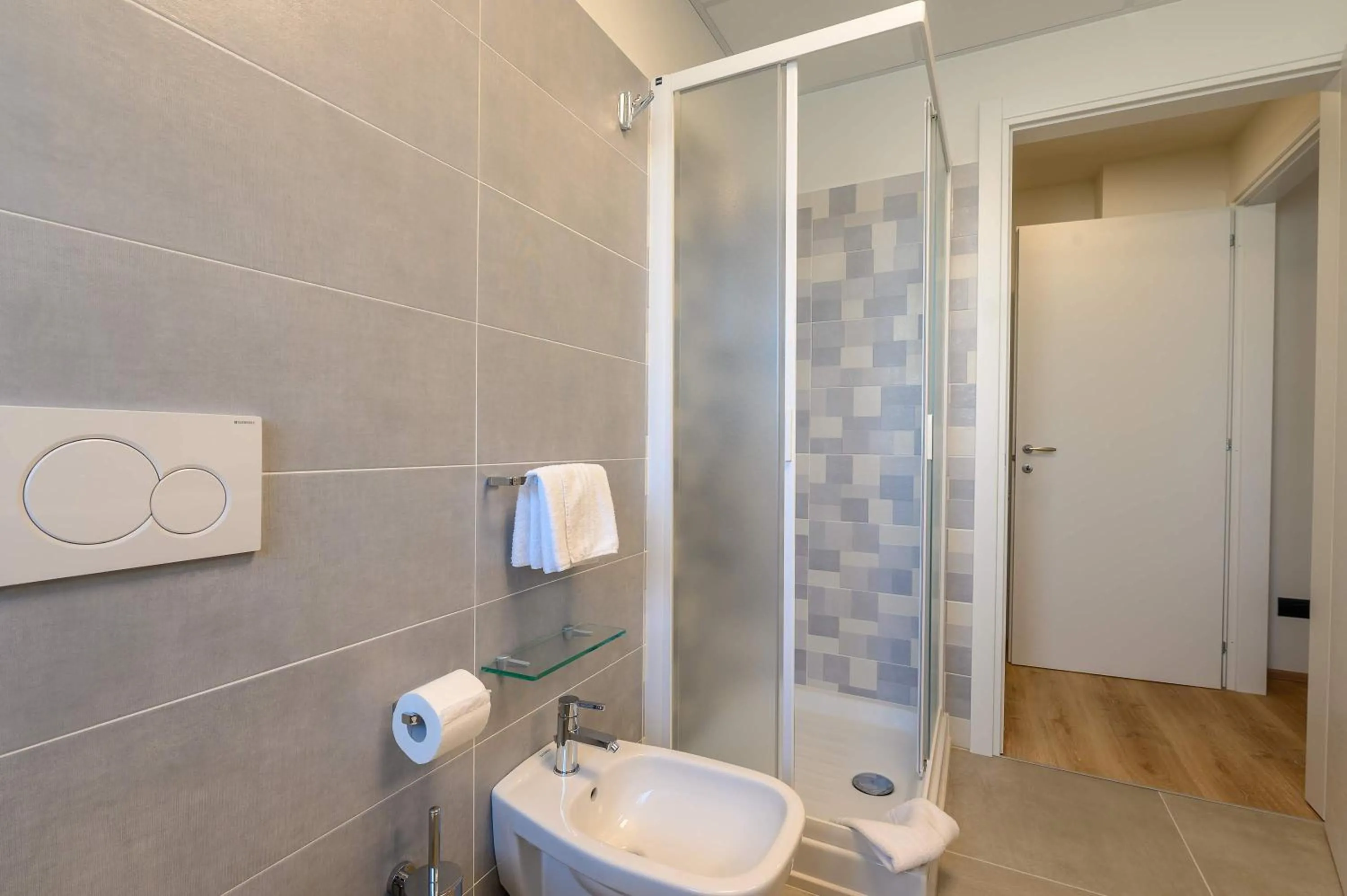 Hotel & Apartments " Perpoin "