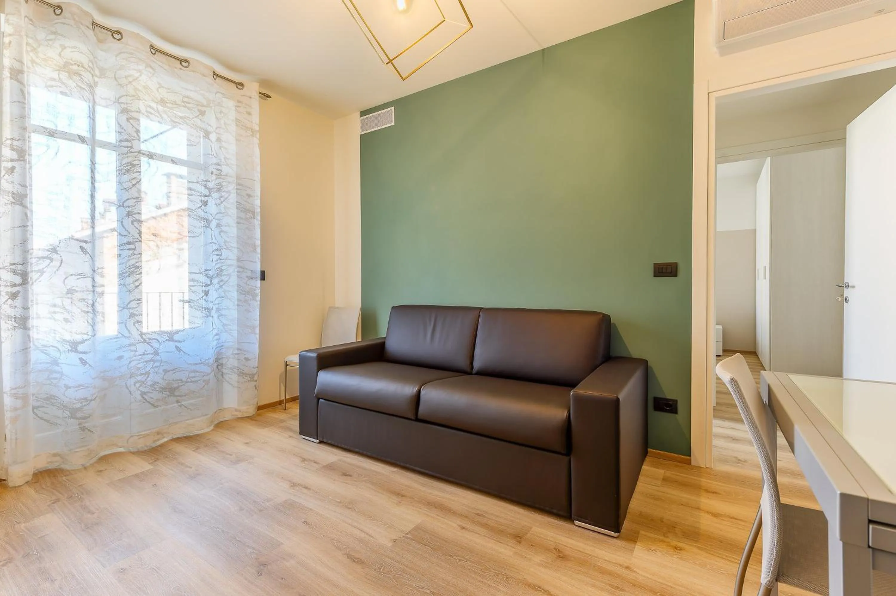 Hotel & Apartments " Perpoin "