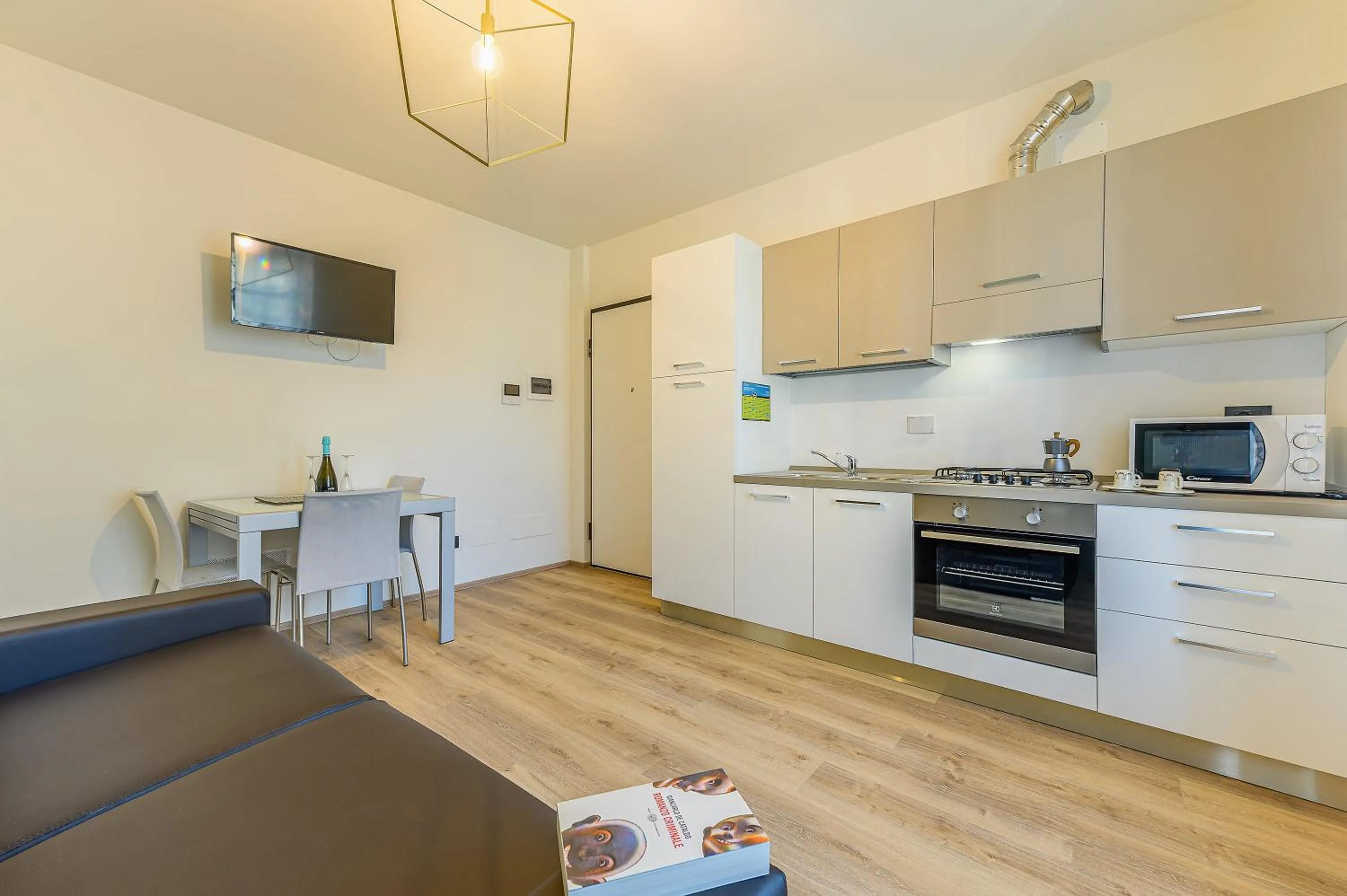 Hotel & Apartments " Perpoin "