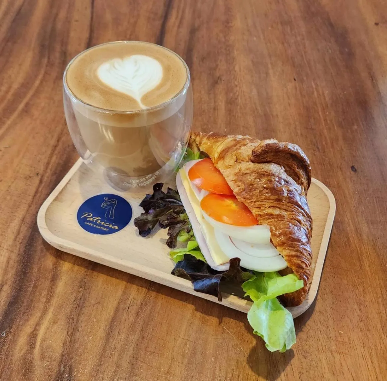 Food and drinks in The Rock Samui Beach Resort