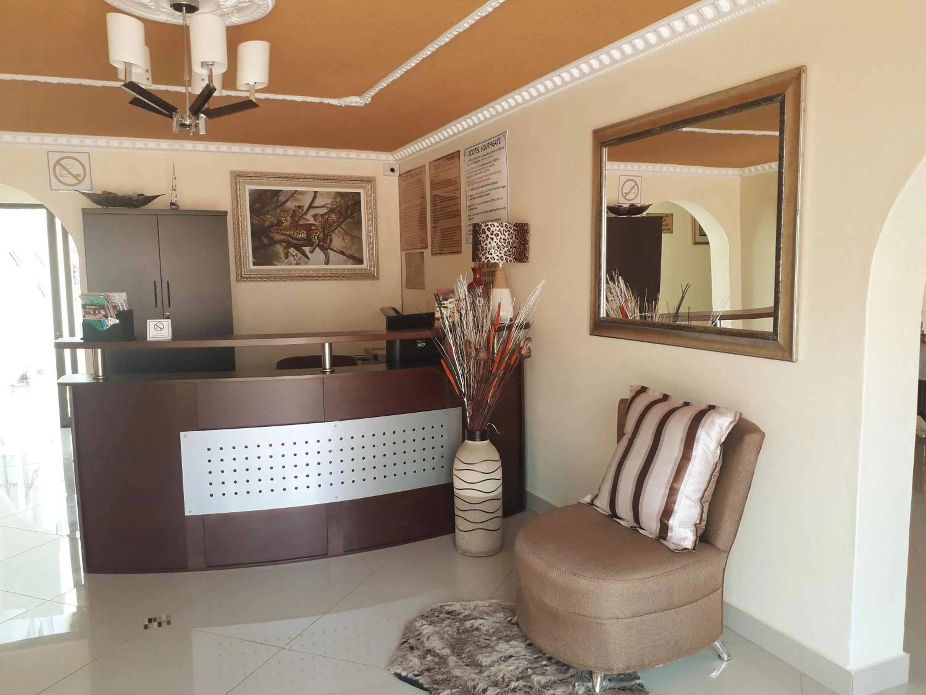 Lobby or reception in Ecotel Southgate