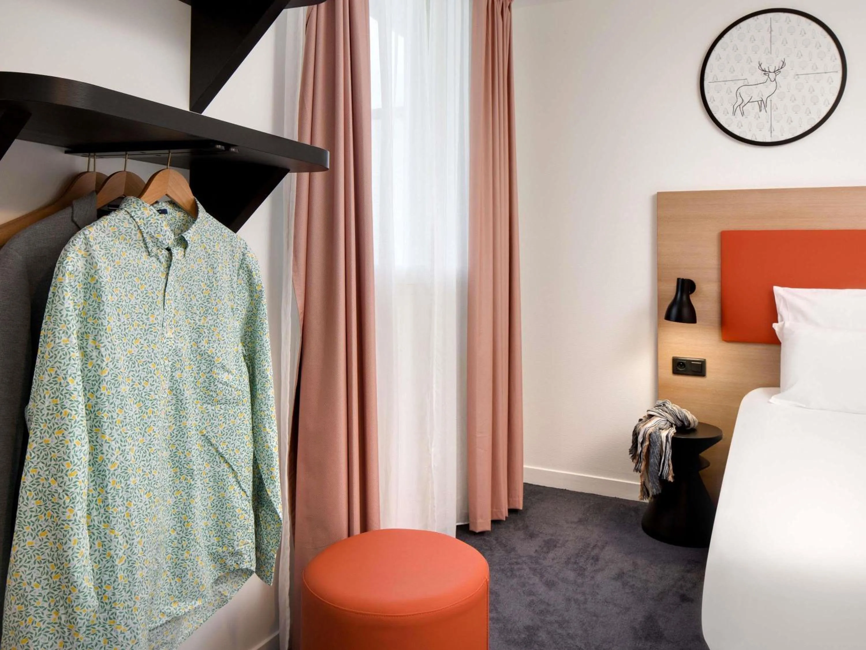 Bedroom, Bed in Hôtel ibis Styles Montargis Arboria