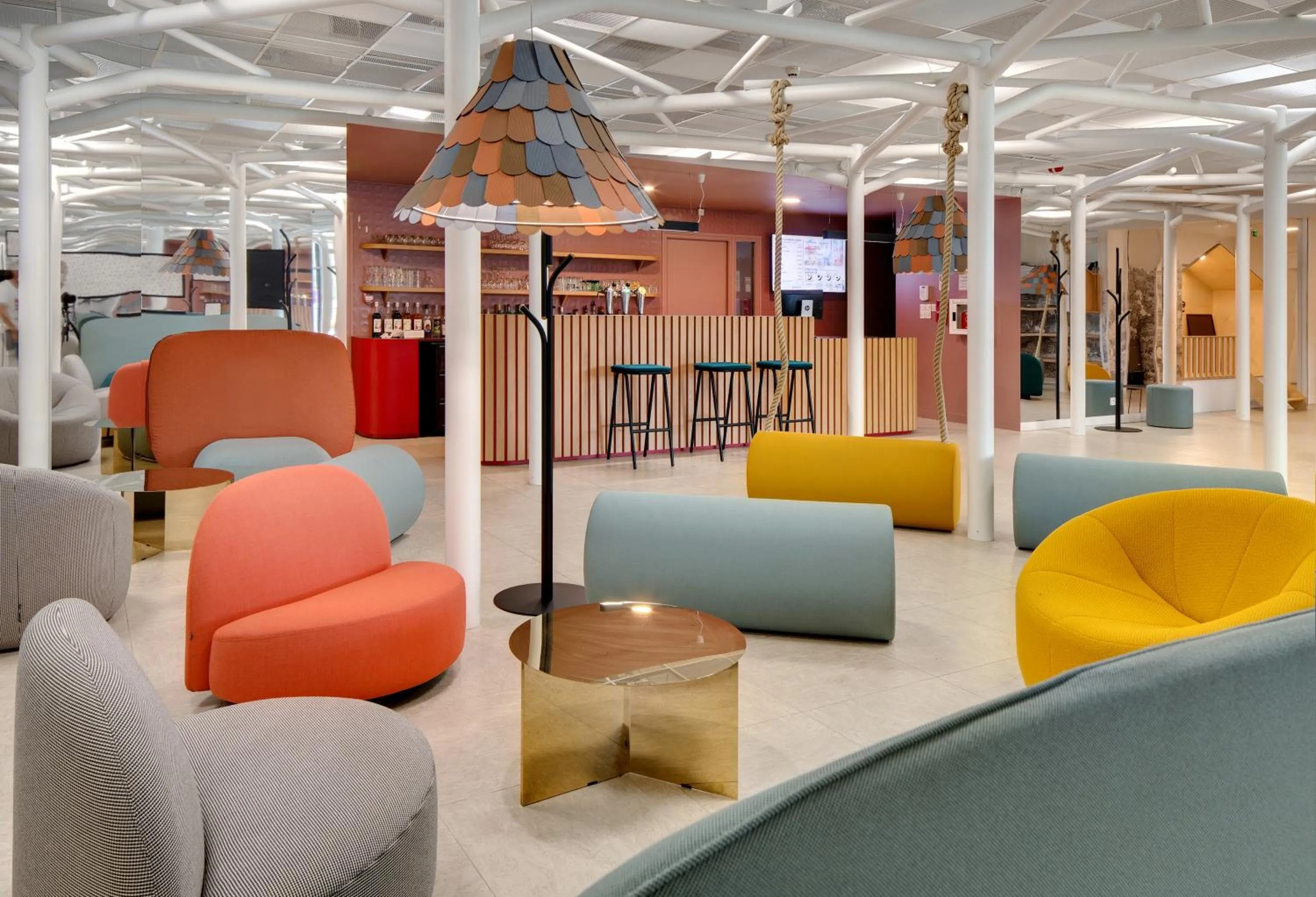 Communal lounge/ TV room in Hôtel ibis Styles Montargis Arboria