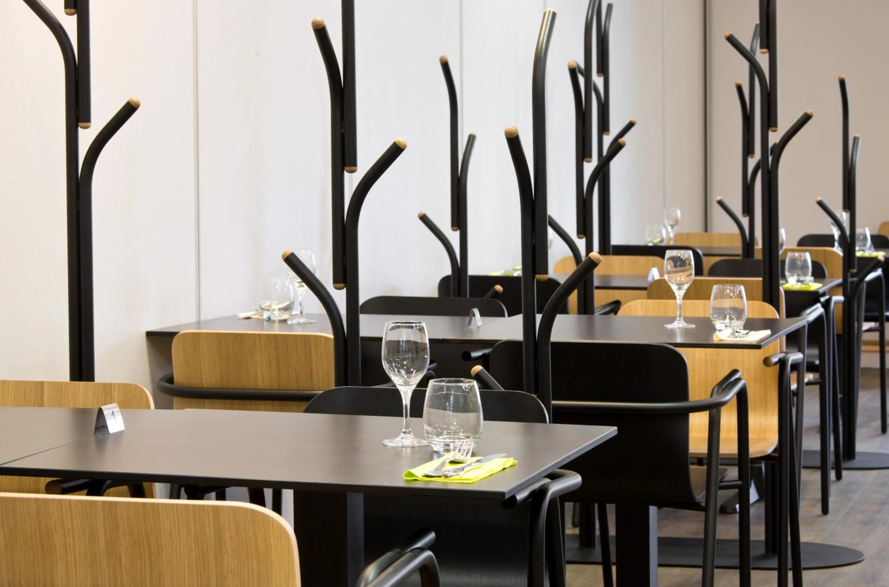 Restaurant/places to eat in Hôtel ibis Styles Montargis Arboria