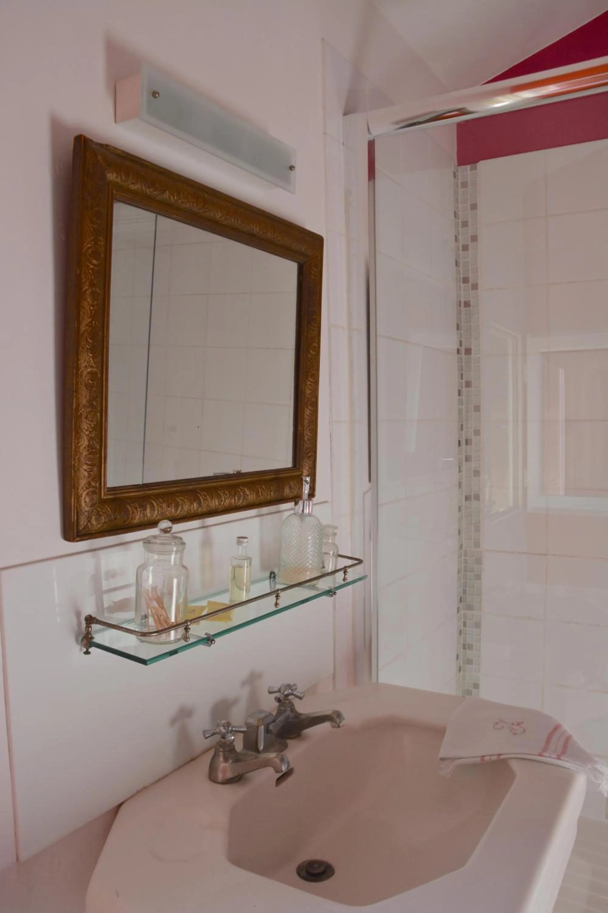 Bathroom in la maison